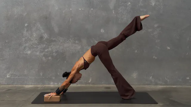 DAY FOUR: 55 Minute Full Body Sculpt:...