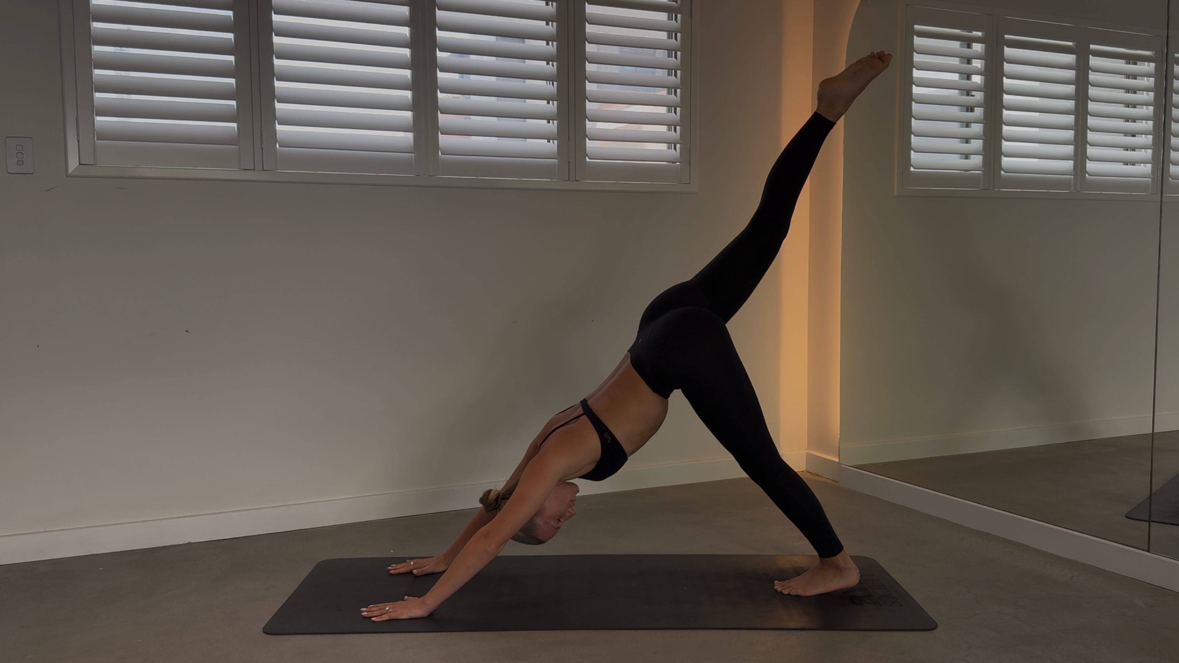 20 MINUTE STRETCH & FLOW