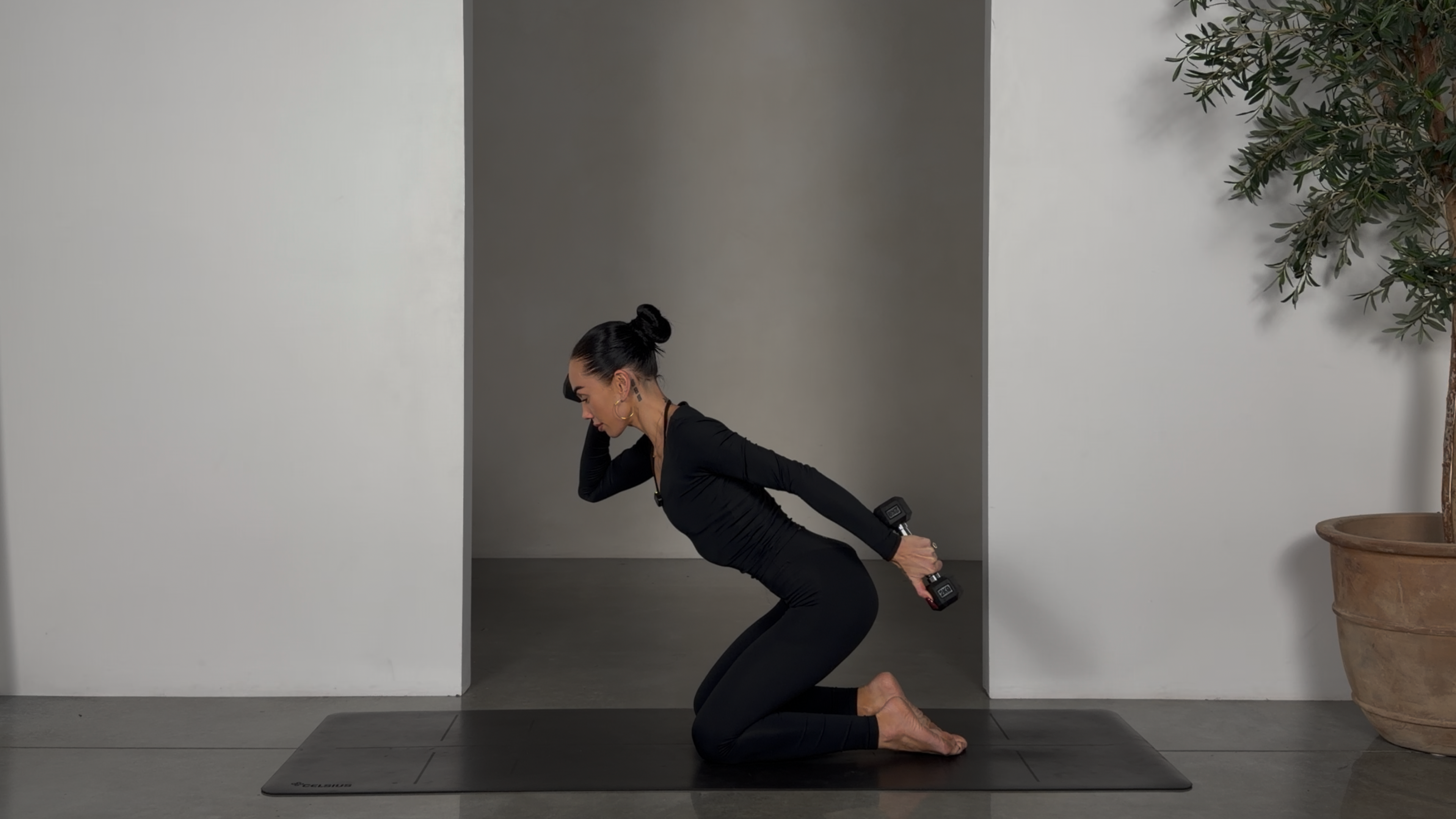 20 MINUTE UPPER BODY STRENGTH: LIGHT WEIGHTS