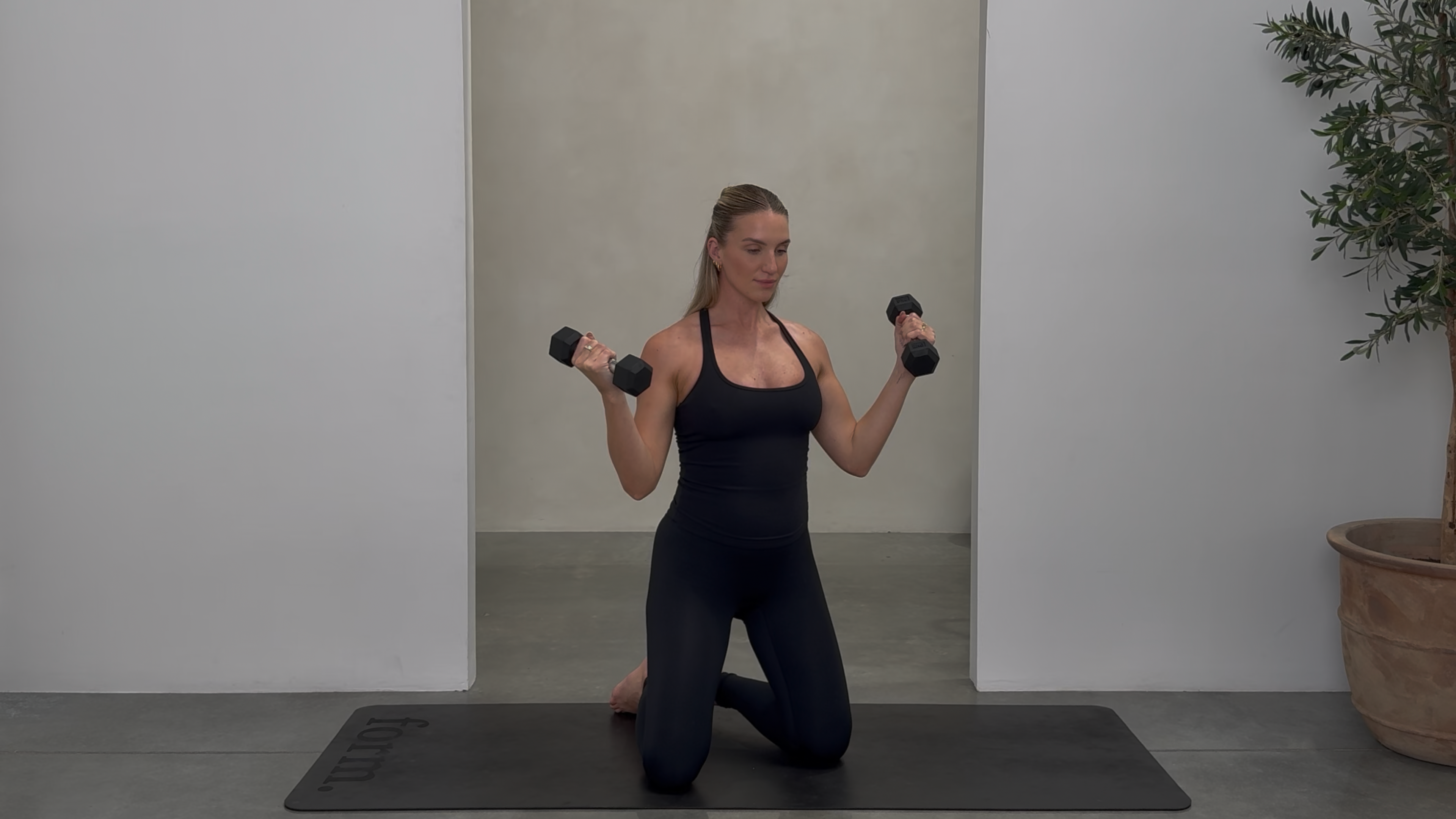 25 MINUTE UPPER & CORE STRENGTH: LIGHT WEIGHTS