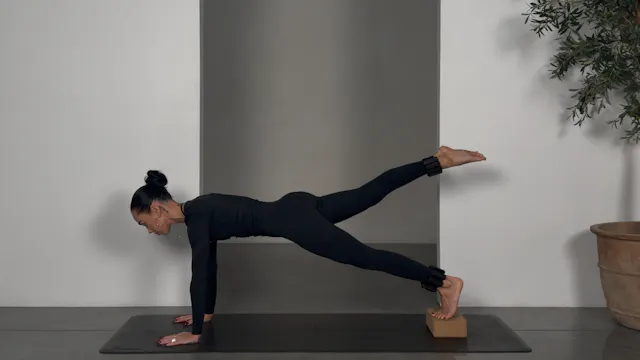 10 MINUTE CORE SCULPT: BLOCK + OPTION...