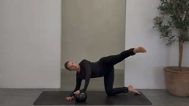 40 MINUTE FULL BODY SCULPT: BALL + AN...