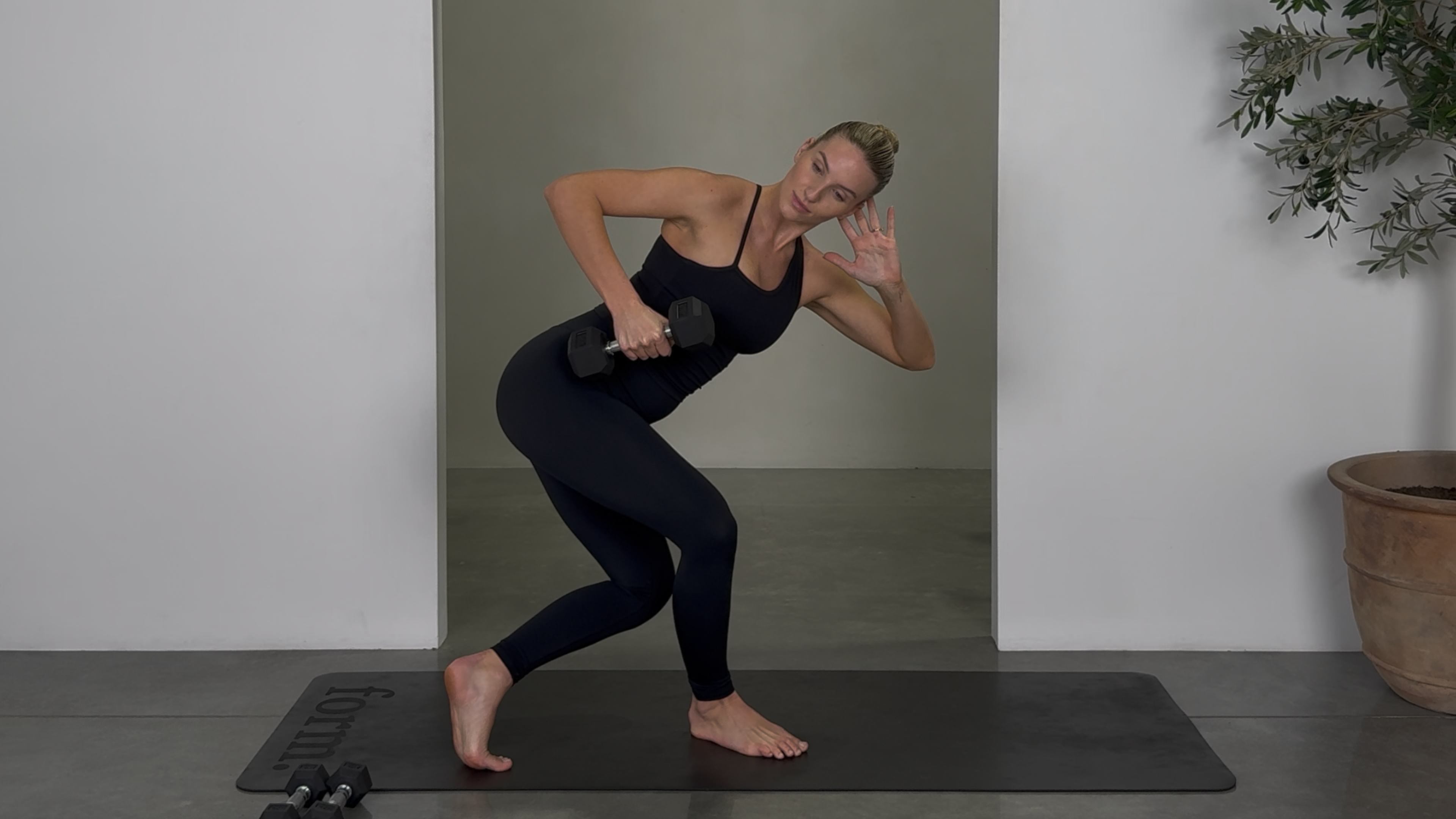 35 MINUTE FULL BODY STRENGTH: LIGHT + MEDIUM WEIGHTS + OPTIONAL AW