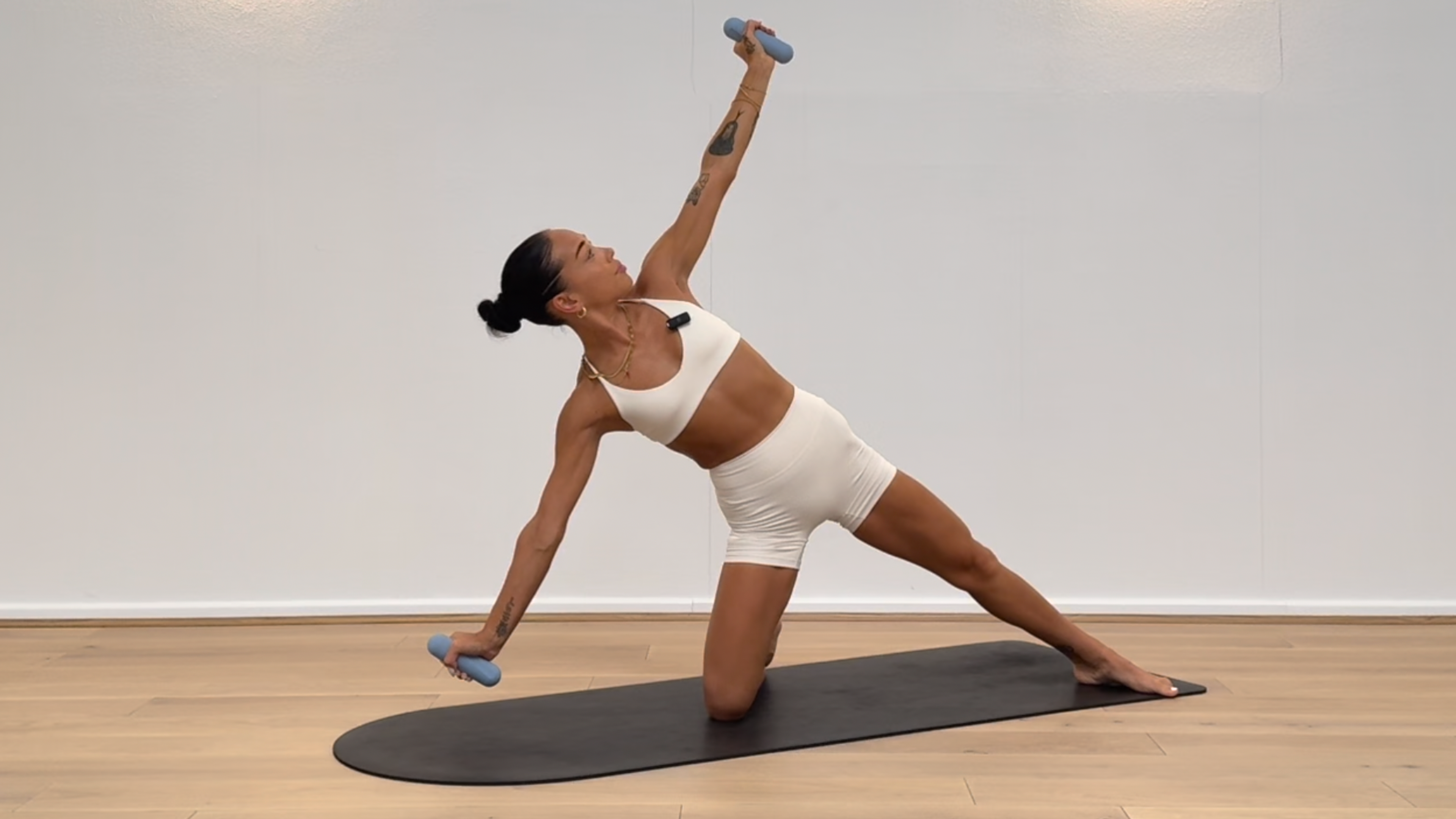 45 MINUTE FULL BODY SCULPT: LIGHT WEIGHTS (Youtube Archive)