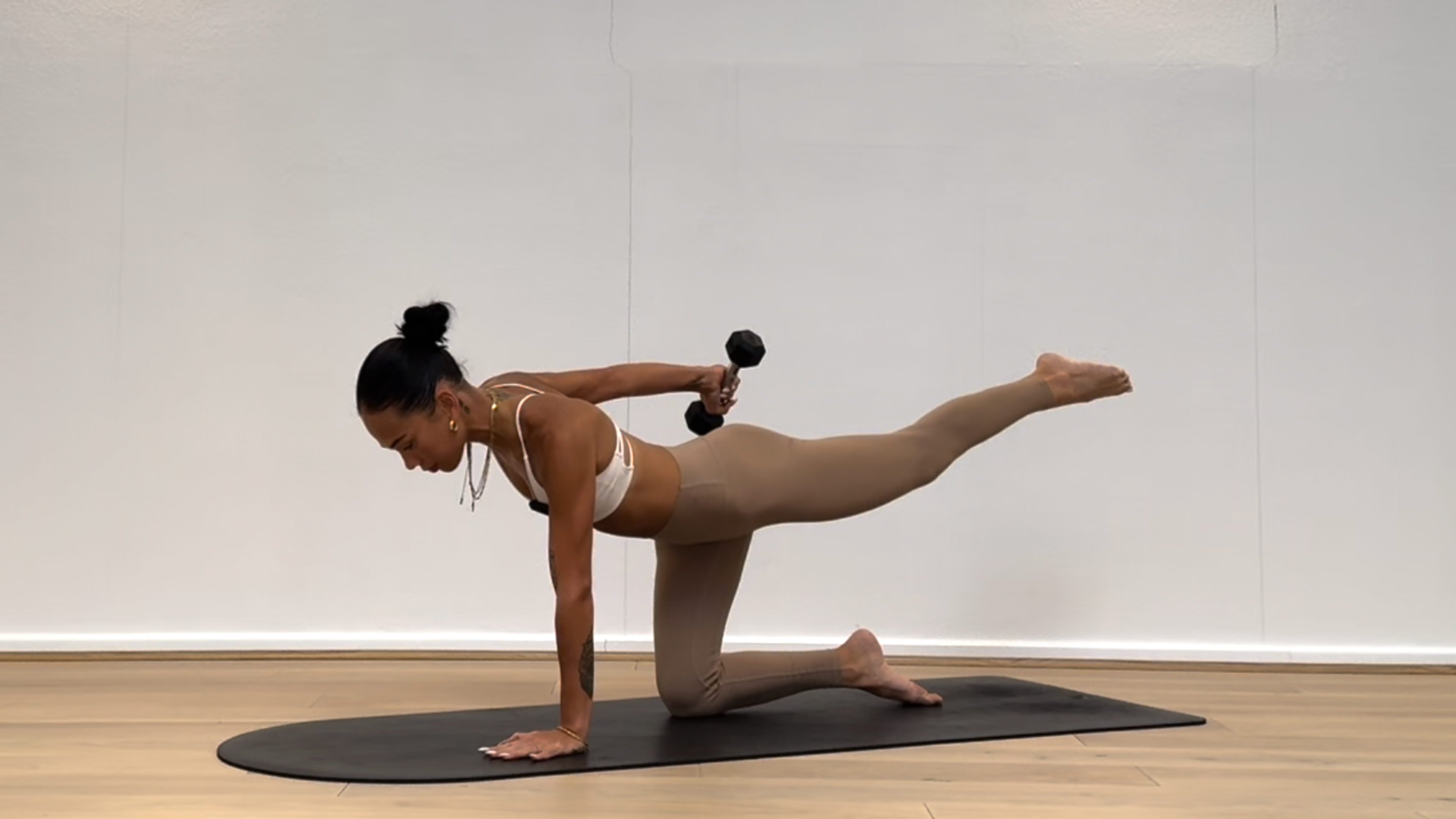 50 MINUTE FULL BODY STRENGTH: SINGLE DUMBBELL (Youtube Archive)