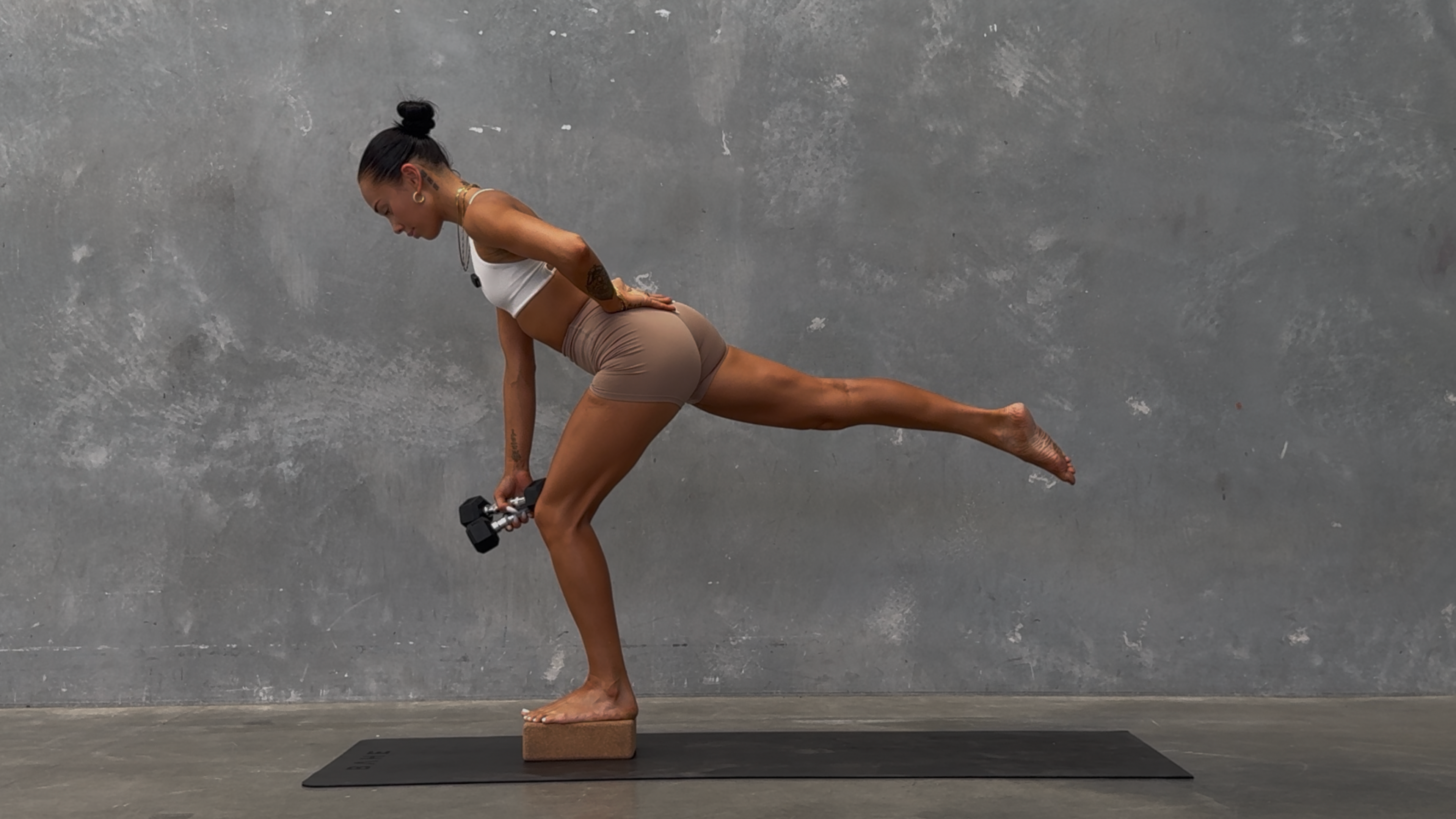 DAY FOUR: 40 Minute Booty Strength (Glue Med + Max): Weights + Block