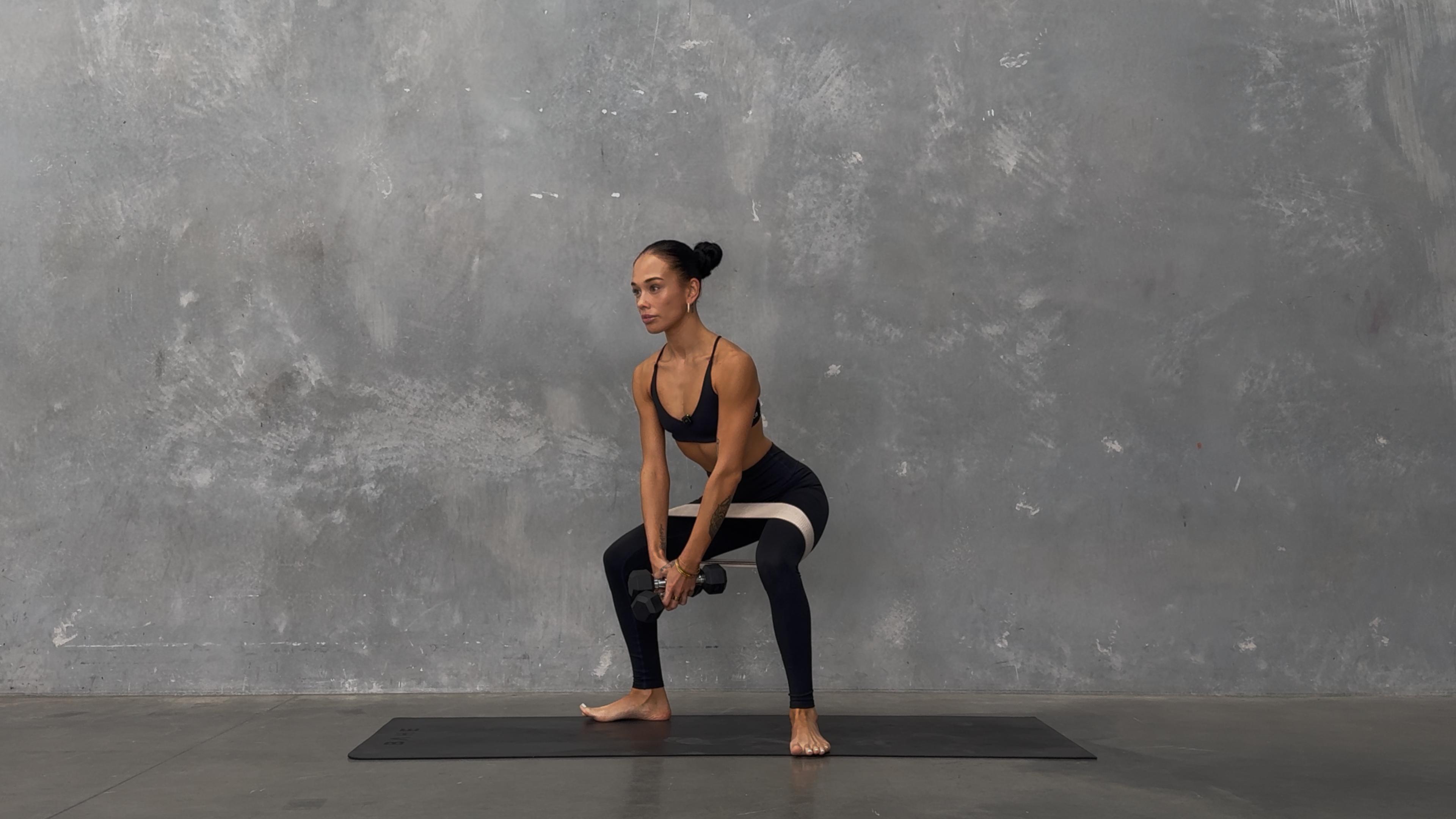30 MINUTE GLUTE STRENGTH: WEIGHTS & BAND