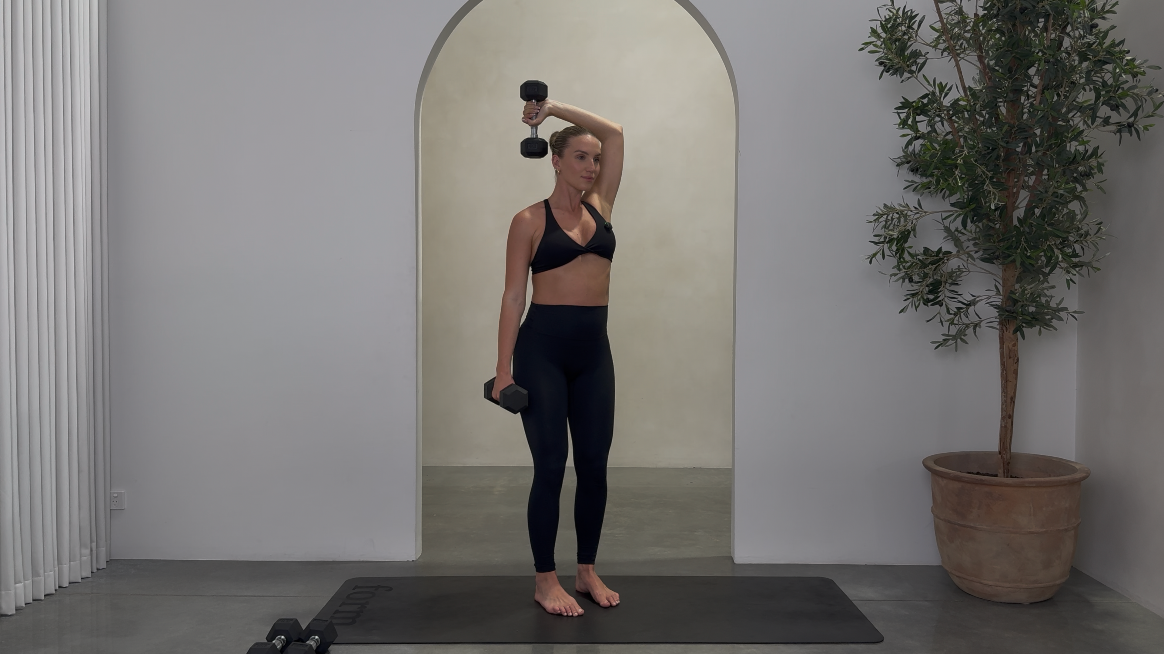 45 MINUTE FULL BODY STRONGER: MEDIUM + HEAVY WEIGHTS (4-7KG)