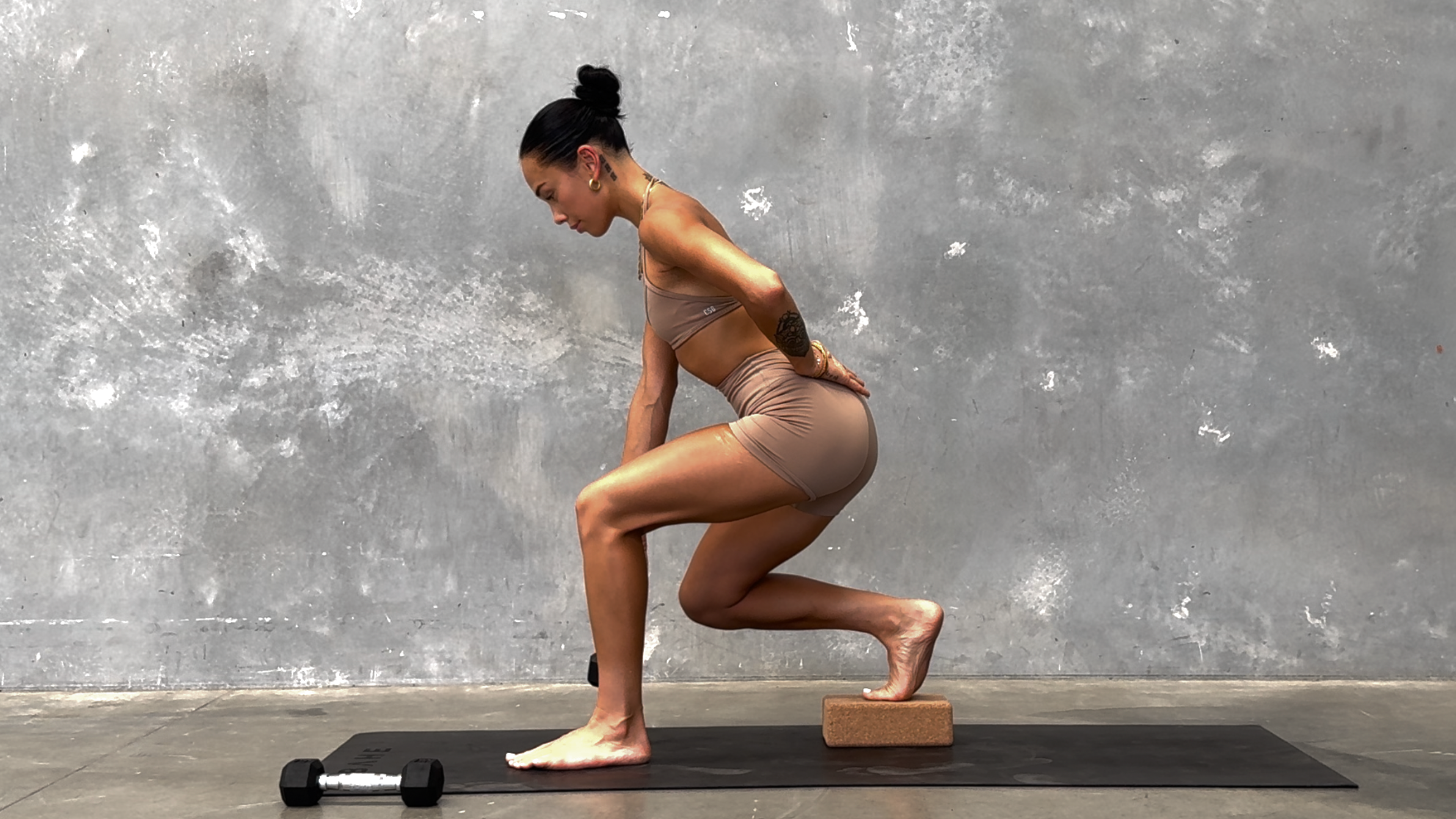 35 MINUTE LOWER BODY STRENGTH: WEIGHTS + BLOCK