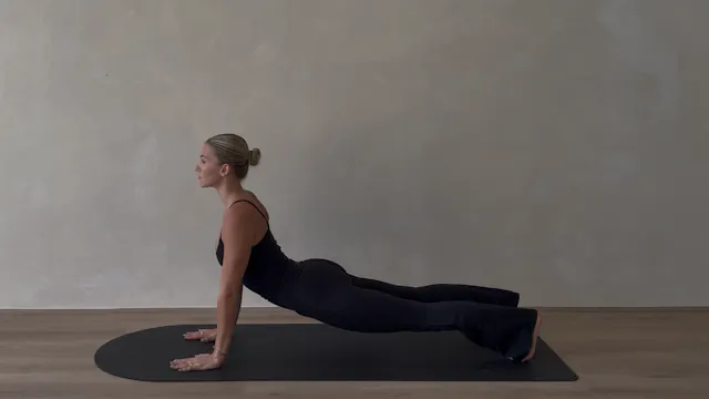 30 MINUTE FULL BODY STRETCH & FLOW