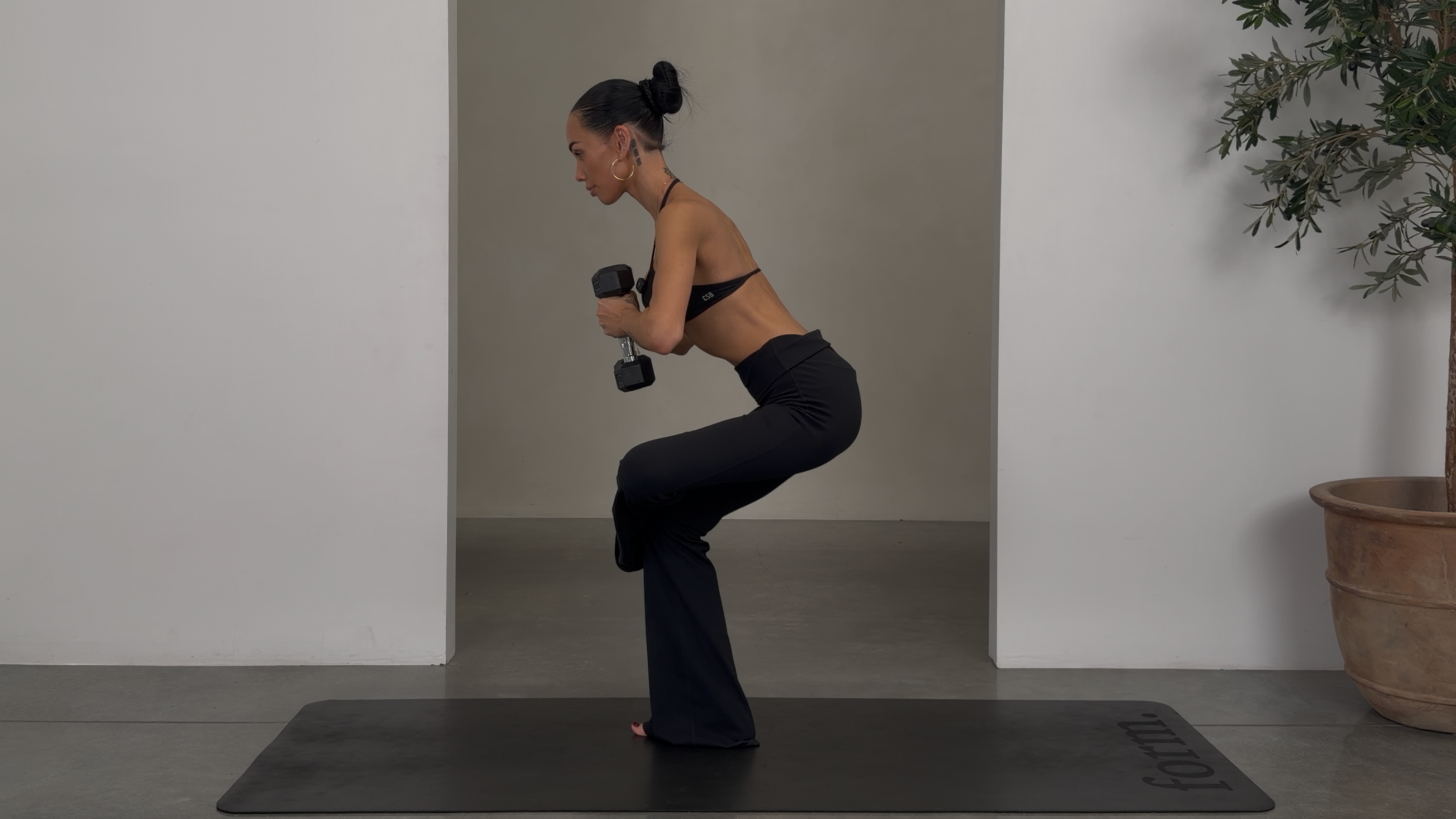 50 MINUTE FULL BODY STRENGTH: 3KG WEIGHTS + ANKLE WEIGHTS