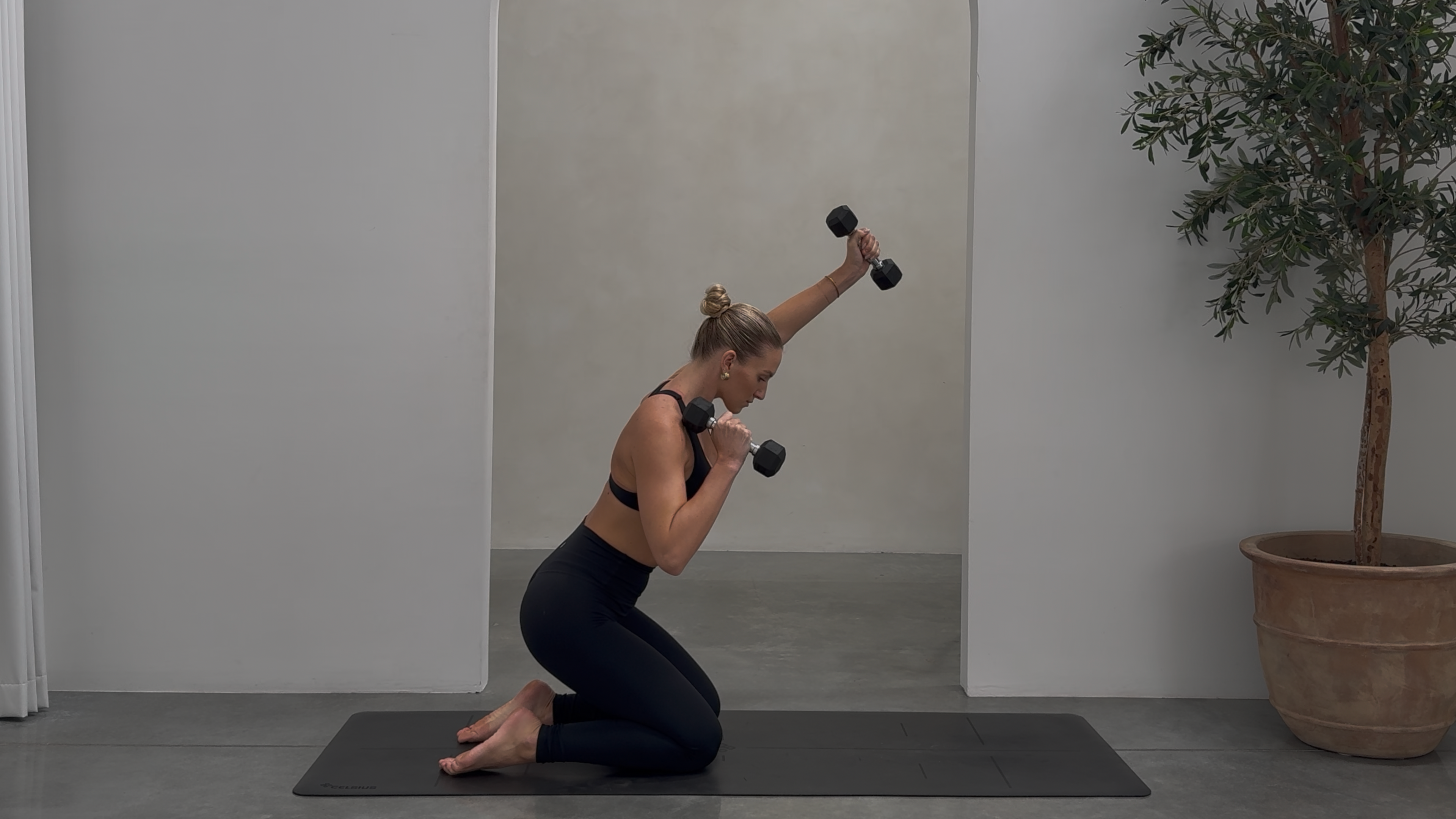 35 MINUTE FULL BODY STRENGTH: LIGHT WEIGHTS + ANKLE WEIGHTS