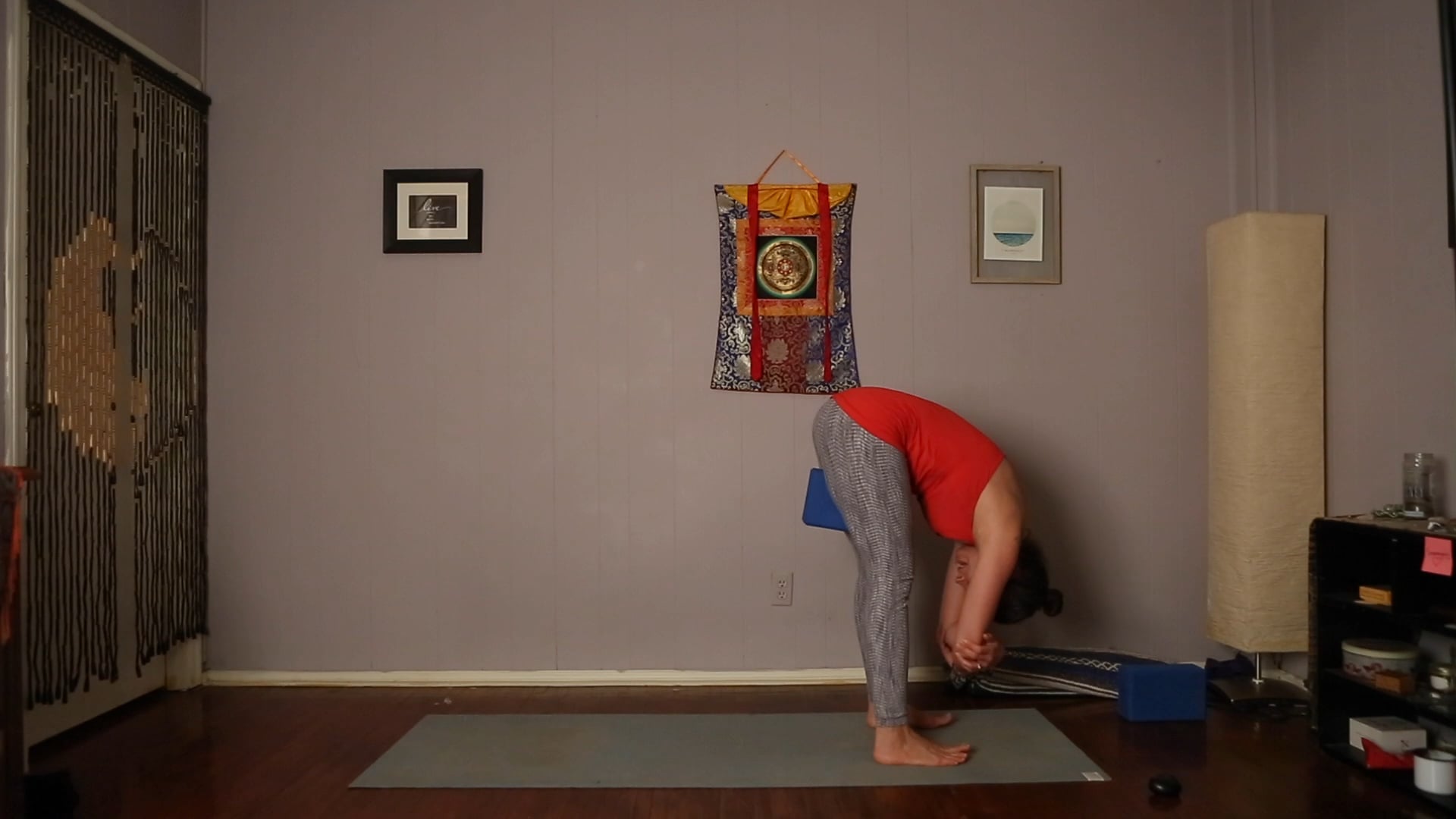 Shoulder Groove: Vinyasa Yoga with Brittany Policastro