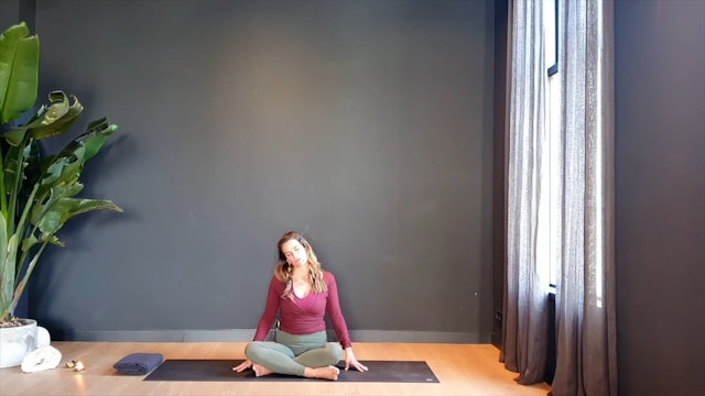 Yin Slow w/ Philine for neck & shoulders | 35 minutes