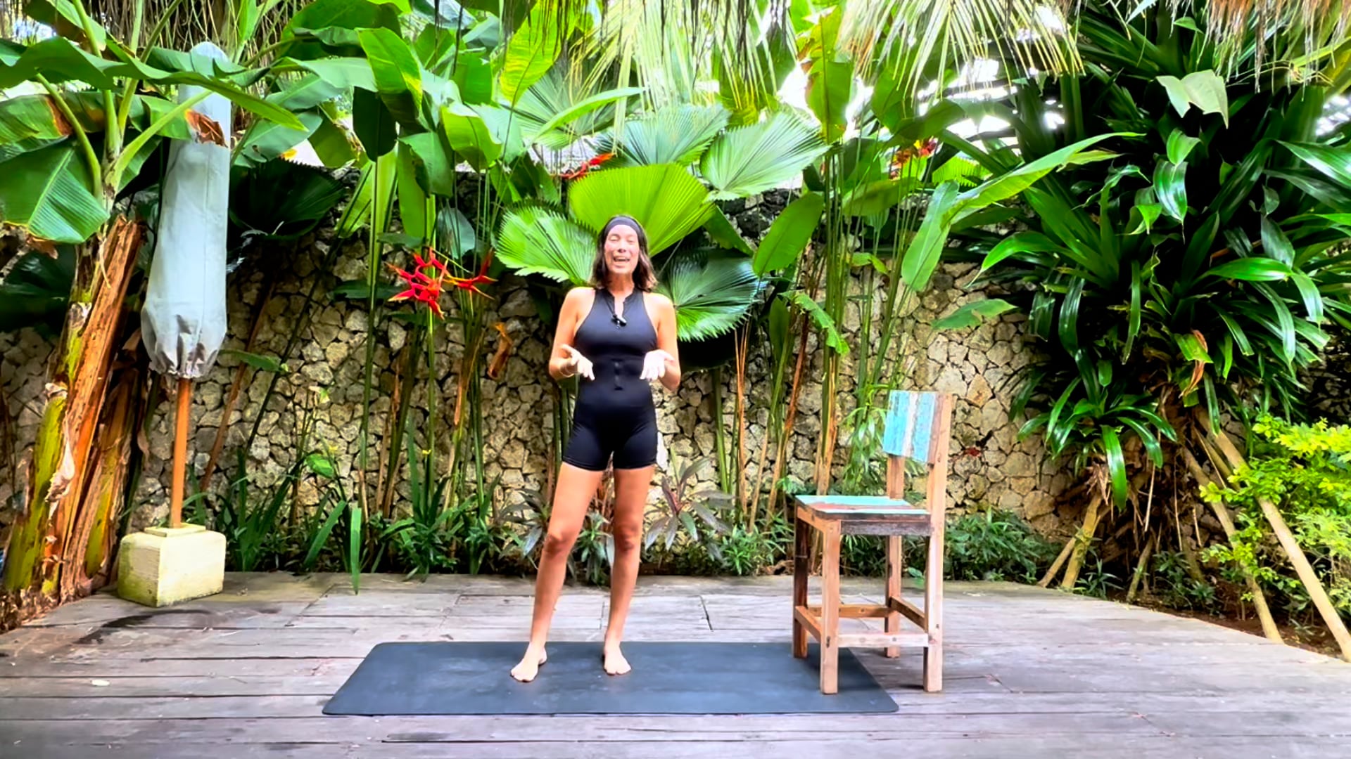 Salutation B avec chaise