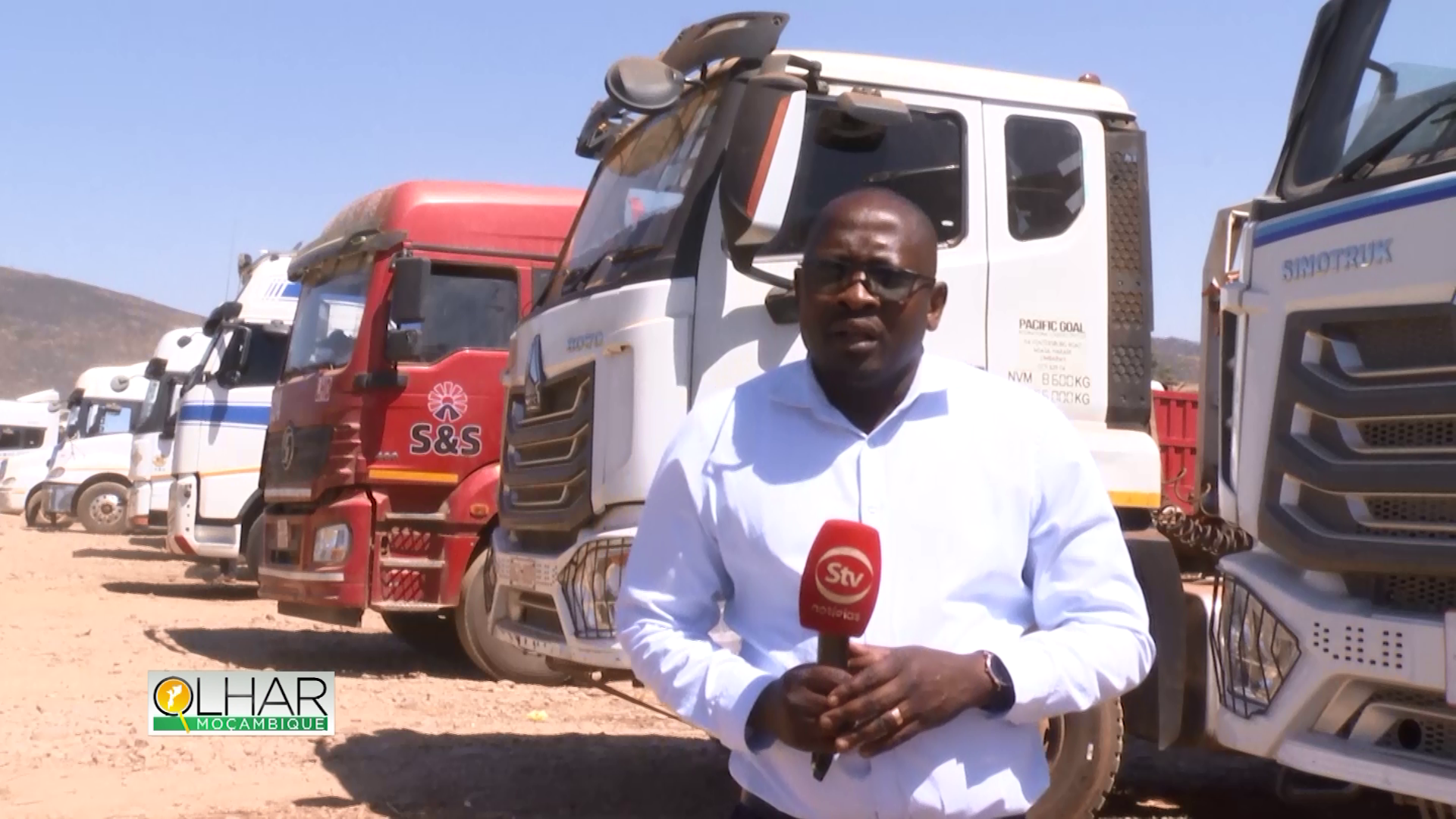 Enchente de camiões na fronteira de Machipanda