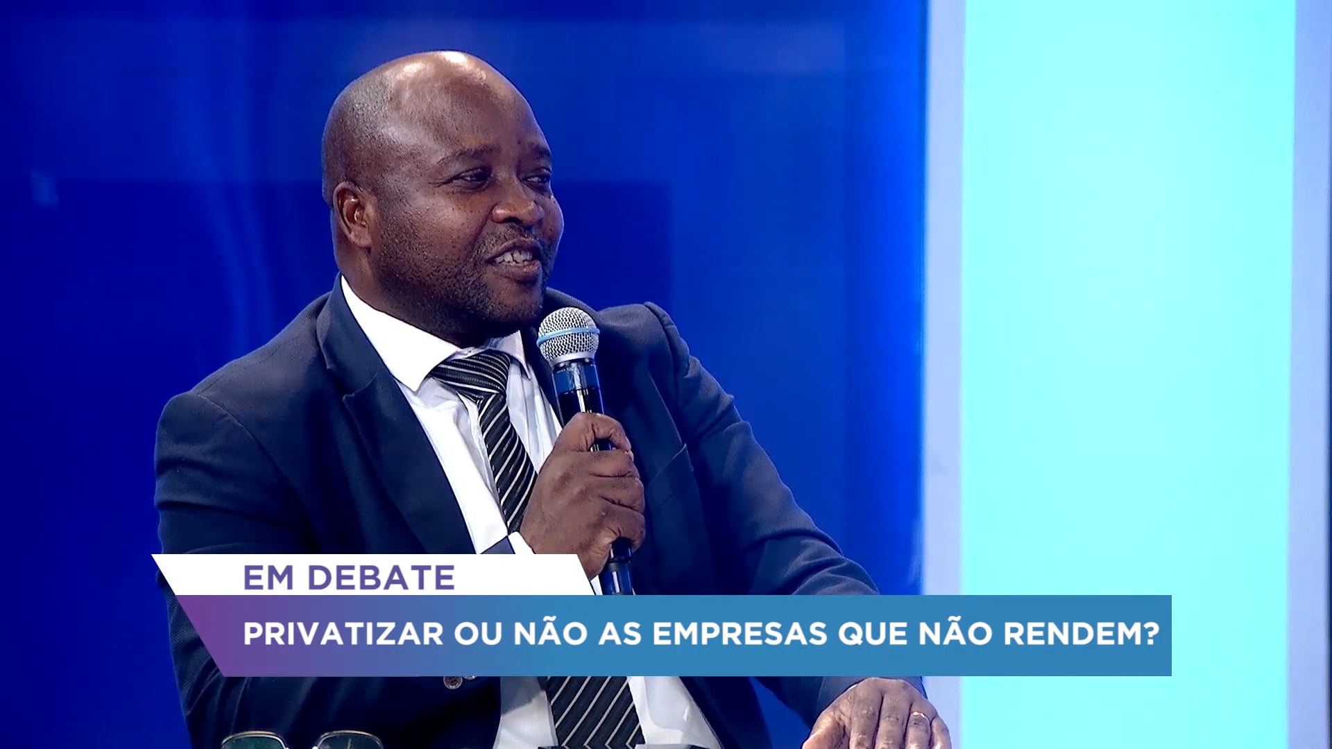 Privatizar ou não as empresas que não rendem?