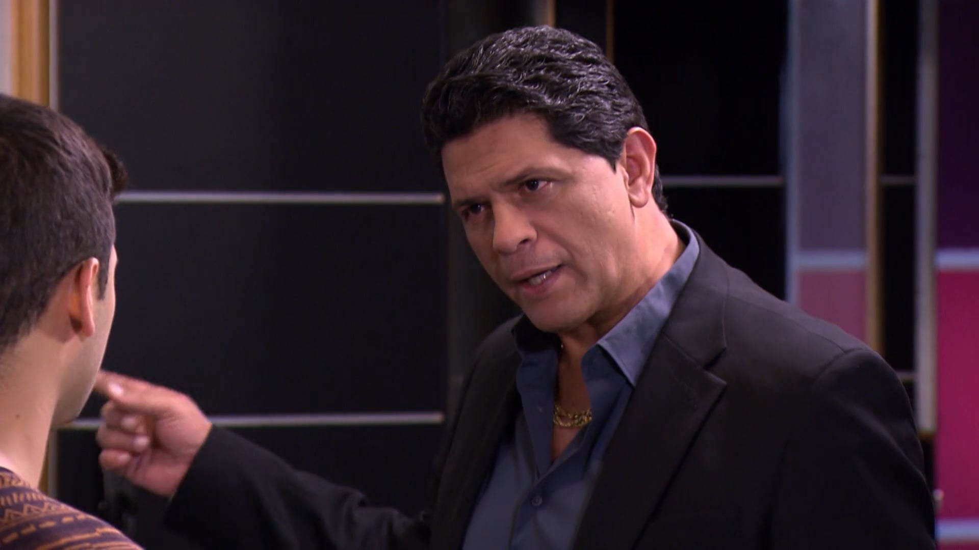 Segredos e Confrontos