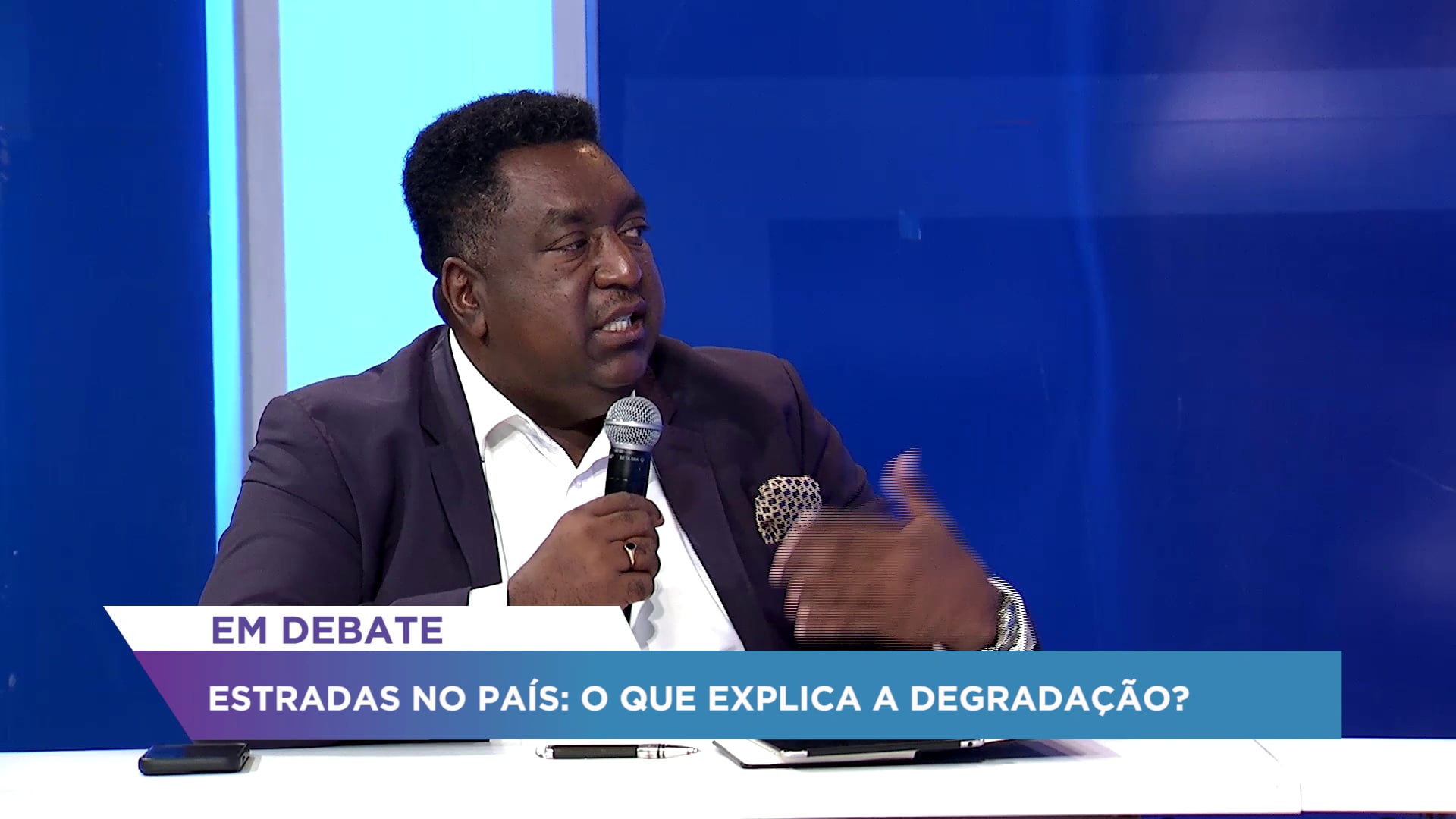 Estradas no país: O que explica a degradação?