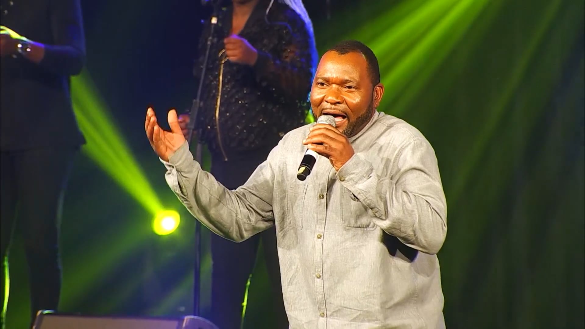 Roberto Ísaias ao vivo