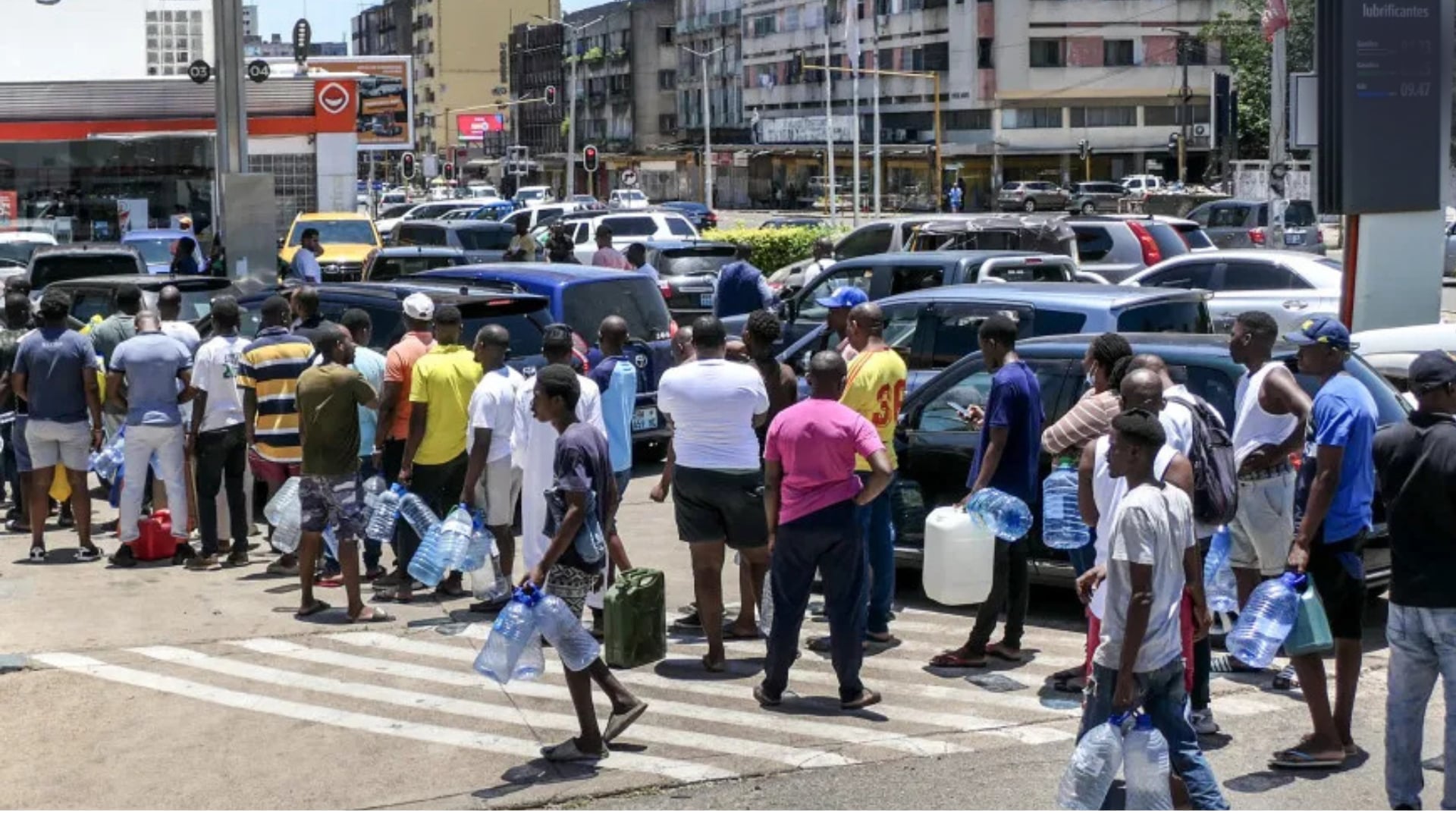 Falta de combustível, economia às escuras