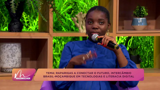 Raparigas a conectar o futuro