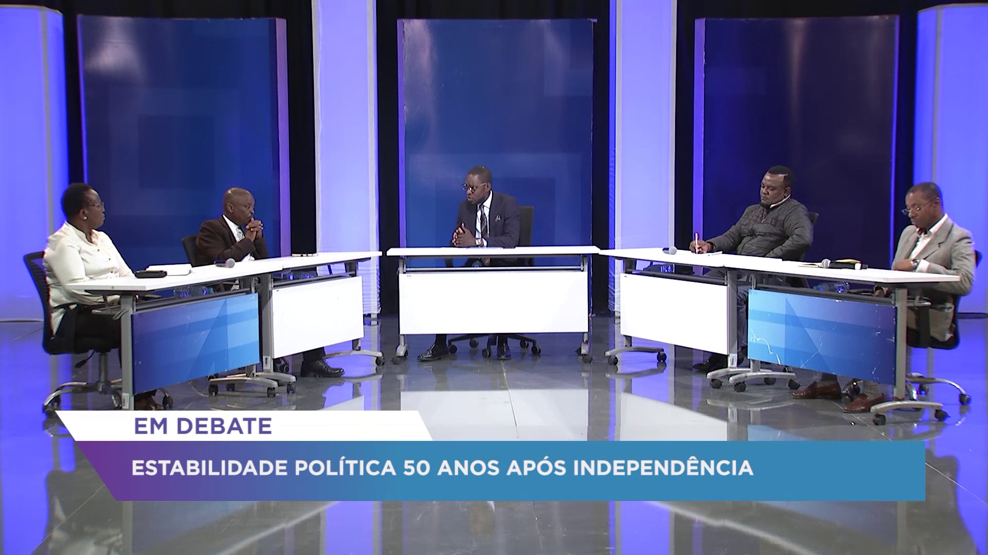 Estabilidade política 50 anos após independência