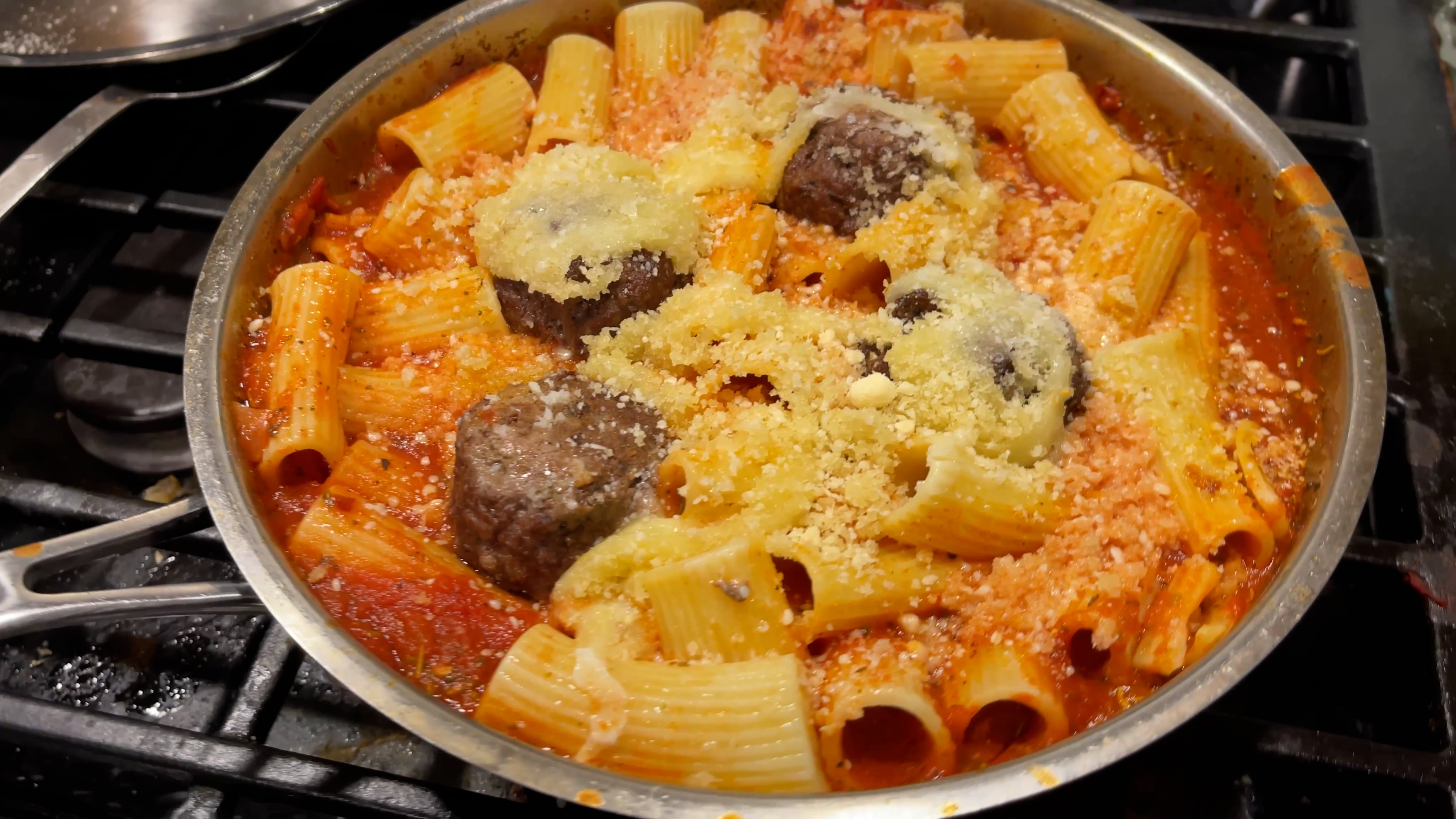 West End Villas X Food Fix - meatballs pasta