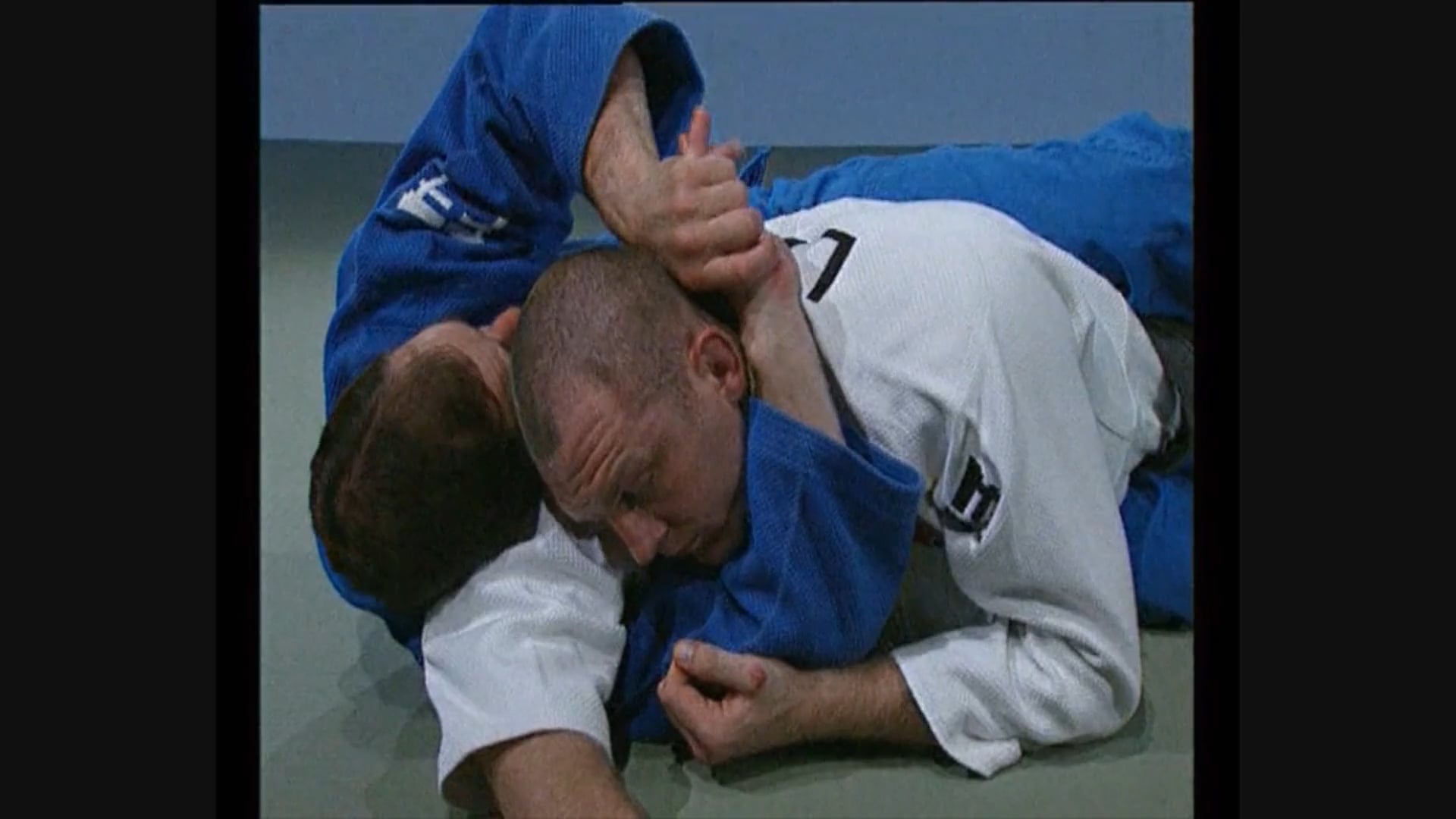 Neil Adams - Arm San gaku jime - Positioning the arm