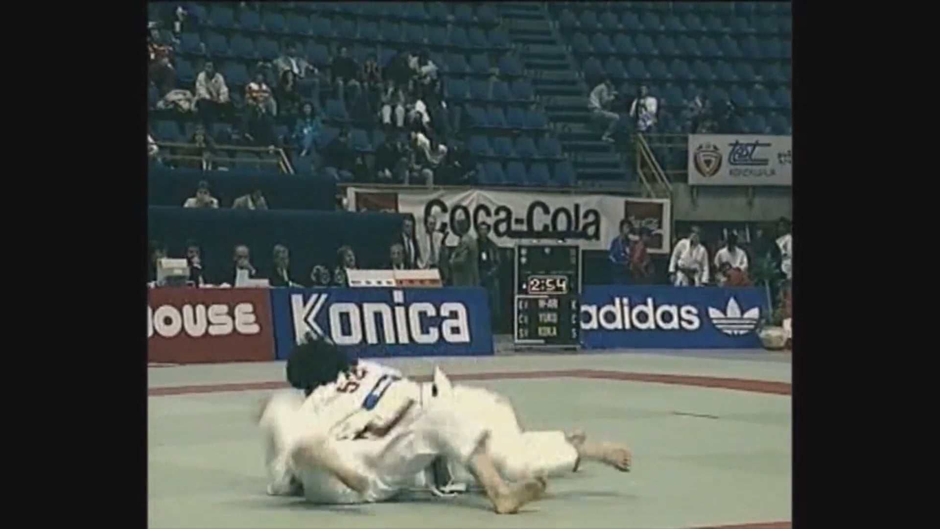 Neil Adams - Tai otoshi - Yama arashi grip