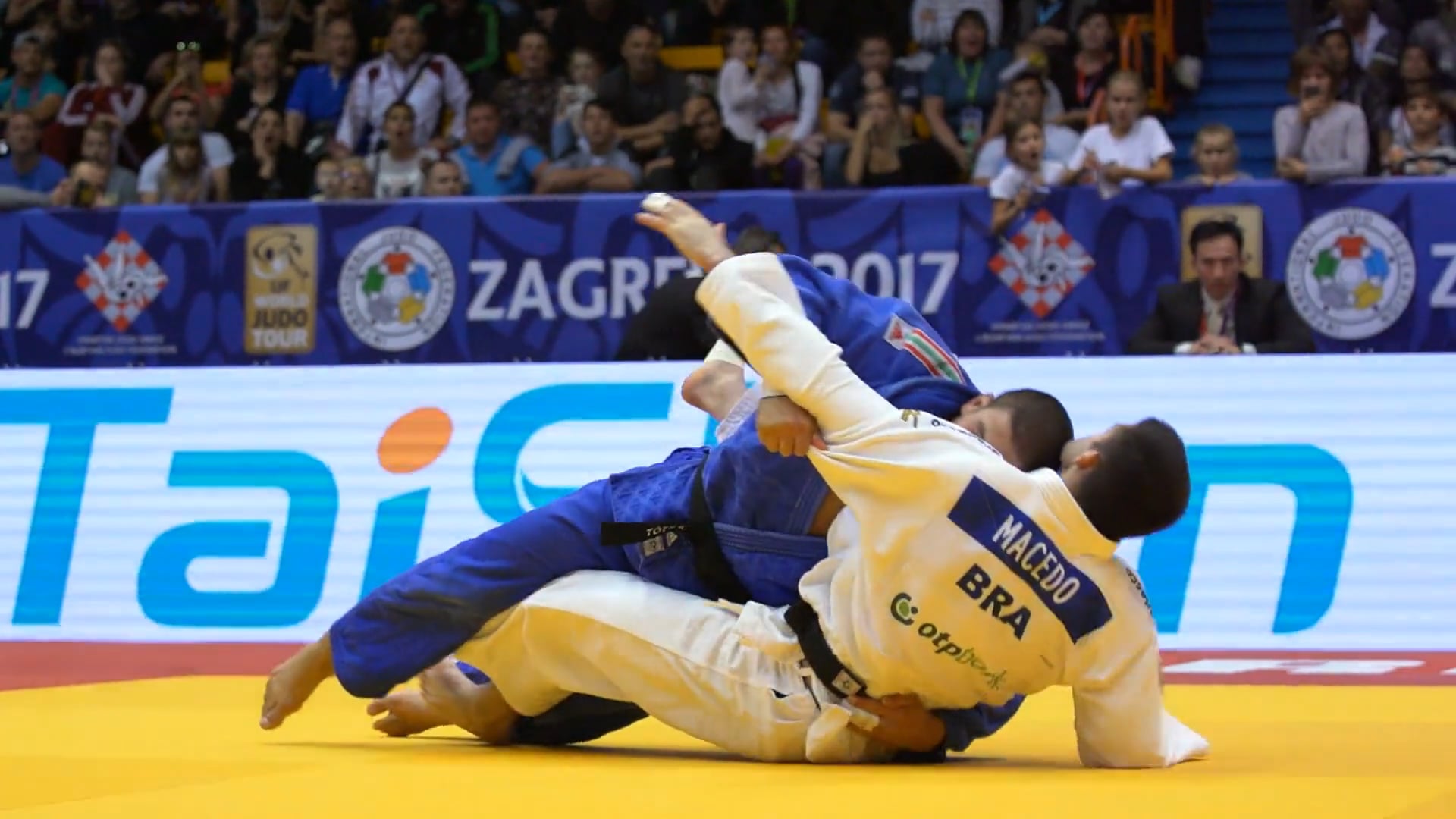 101: Front Ura nage - BRA v HUN -90kg