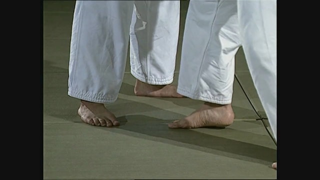 Toshihiko Koga - Seoi nage - feet, posture, hands and arms