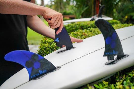 How to Insert and Remove Shortboard Fins