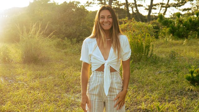 Stepping Into Gratitude (Guided Journ...