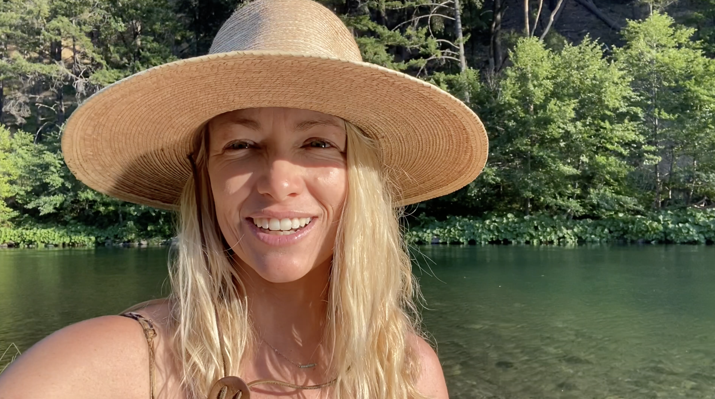 Riverside Camp Cooking : Fire, Steak, Potatoes, Broccolini