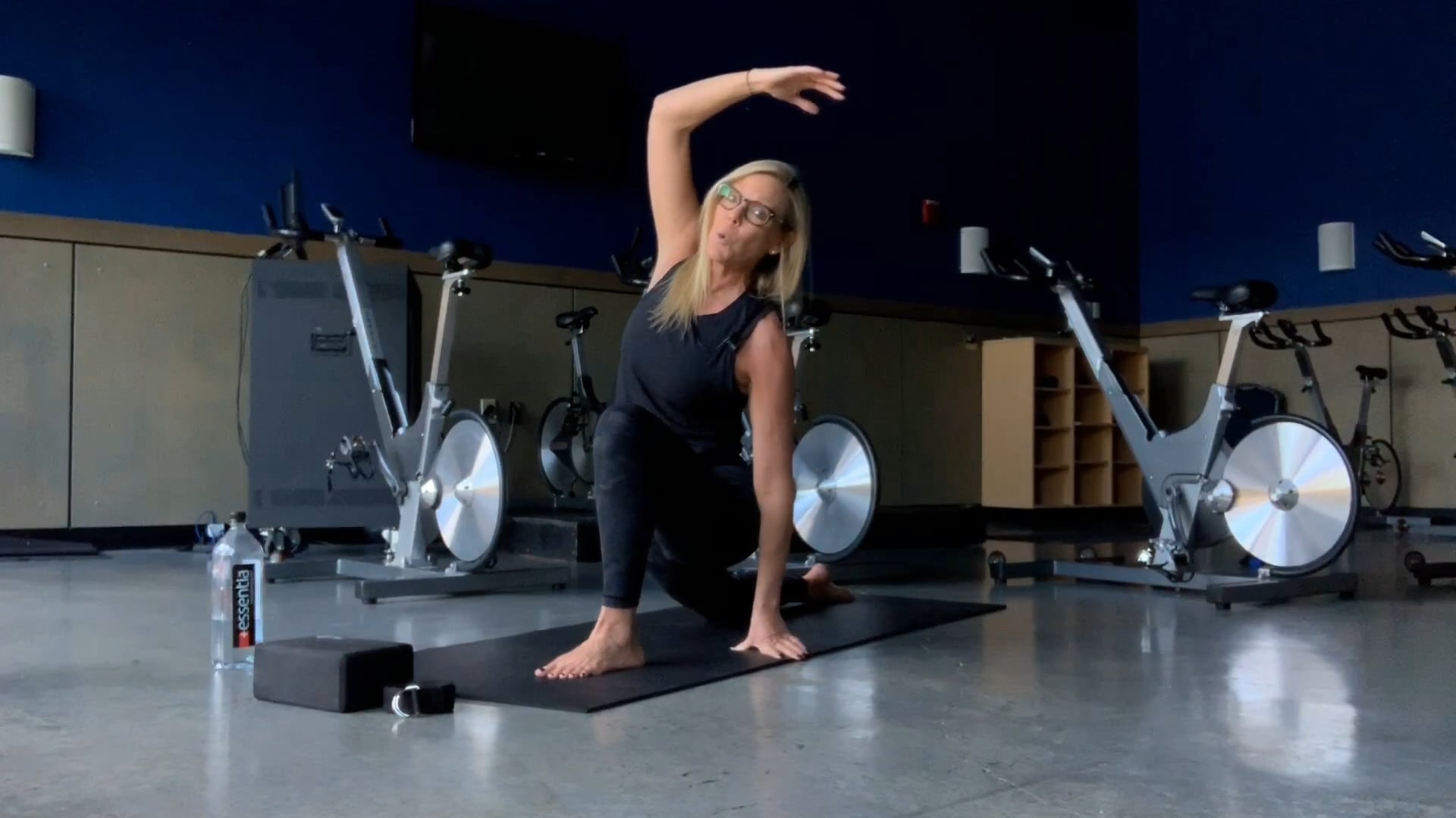 10 Minute Lower Body Stretch with Kara