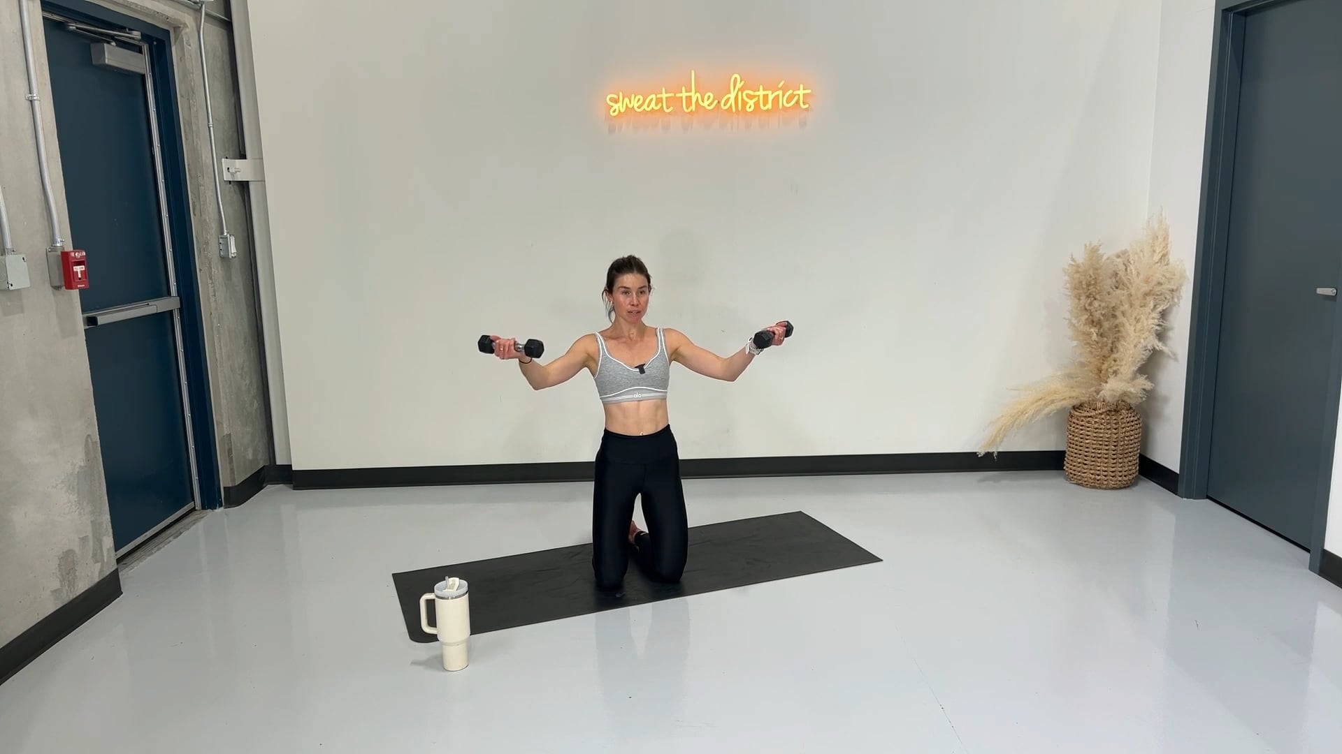 8-minute barre arms with Meg