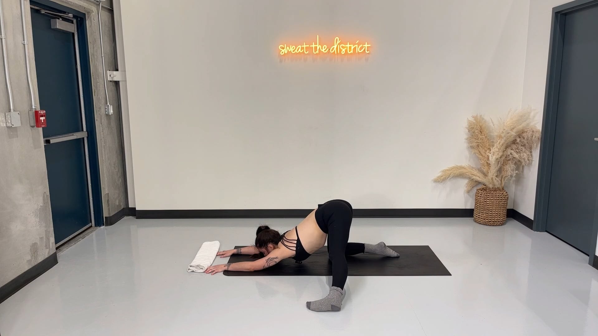 36-minute mat pilates yoga flow with Kylie
