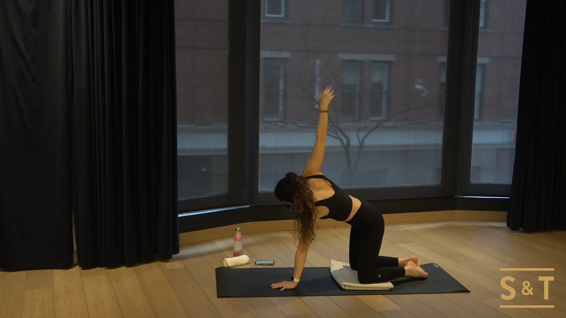 Rhythm & Flow: Retro Beach Party with Brittany, Sweat Live Mar 25, 2021