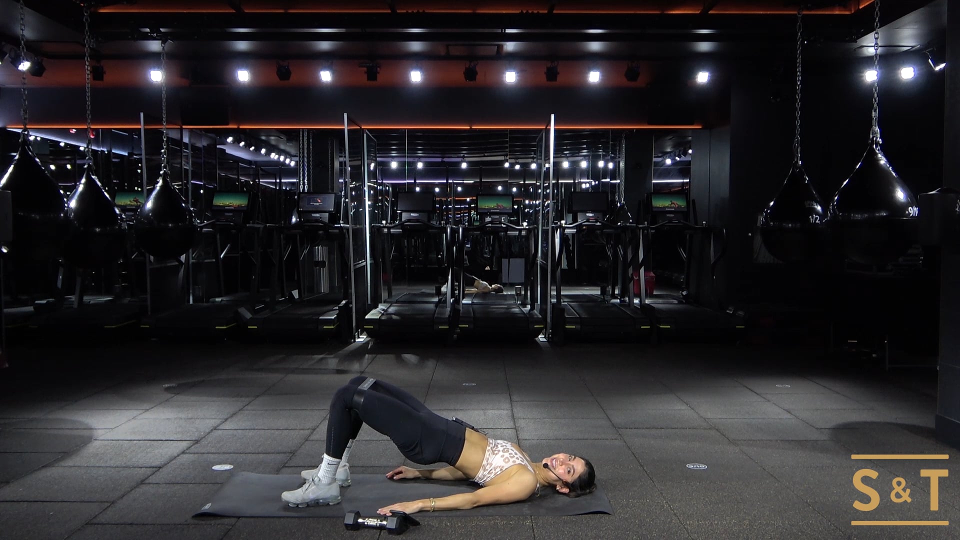 Booty HIIT with Lisa, Sweat Live Dec. 30 2020