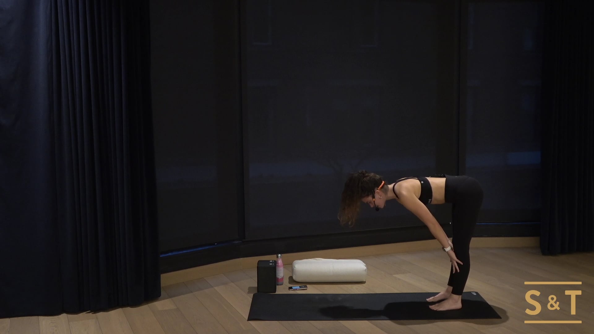 Slay & Stretch with Brittany, Sweat Live Jan 15, 2021