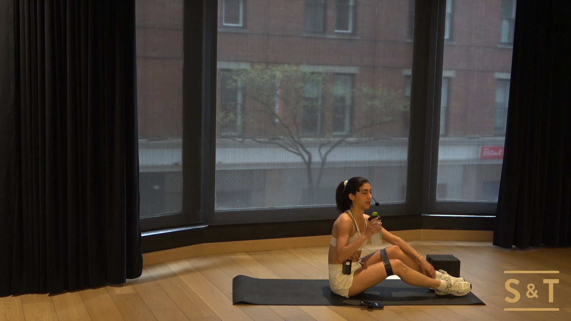 Hot HIIT Full Body with Lisa, Sweat Live May 19, 2021