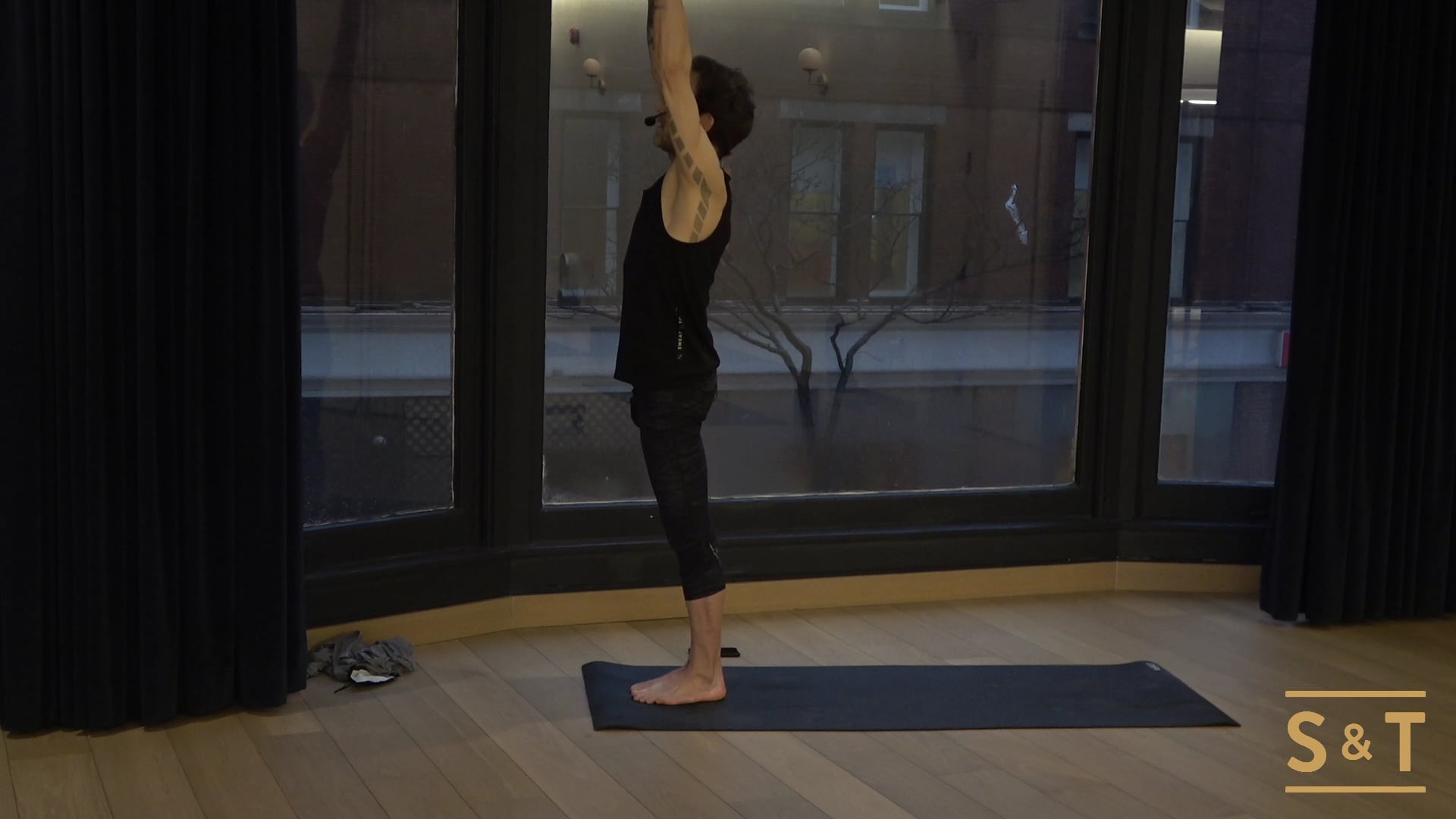 Vinyasa Power Flow: Club Cancun with Sheldon, Sweat Live Mar 26, 2021