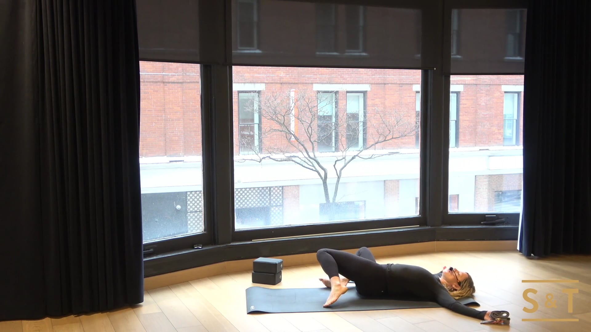 Slow Flow with Rachael, Sweat Live Jan 29, 2021