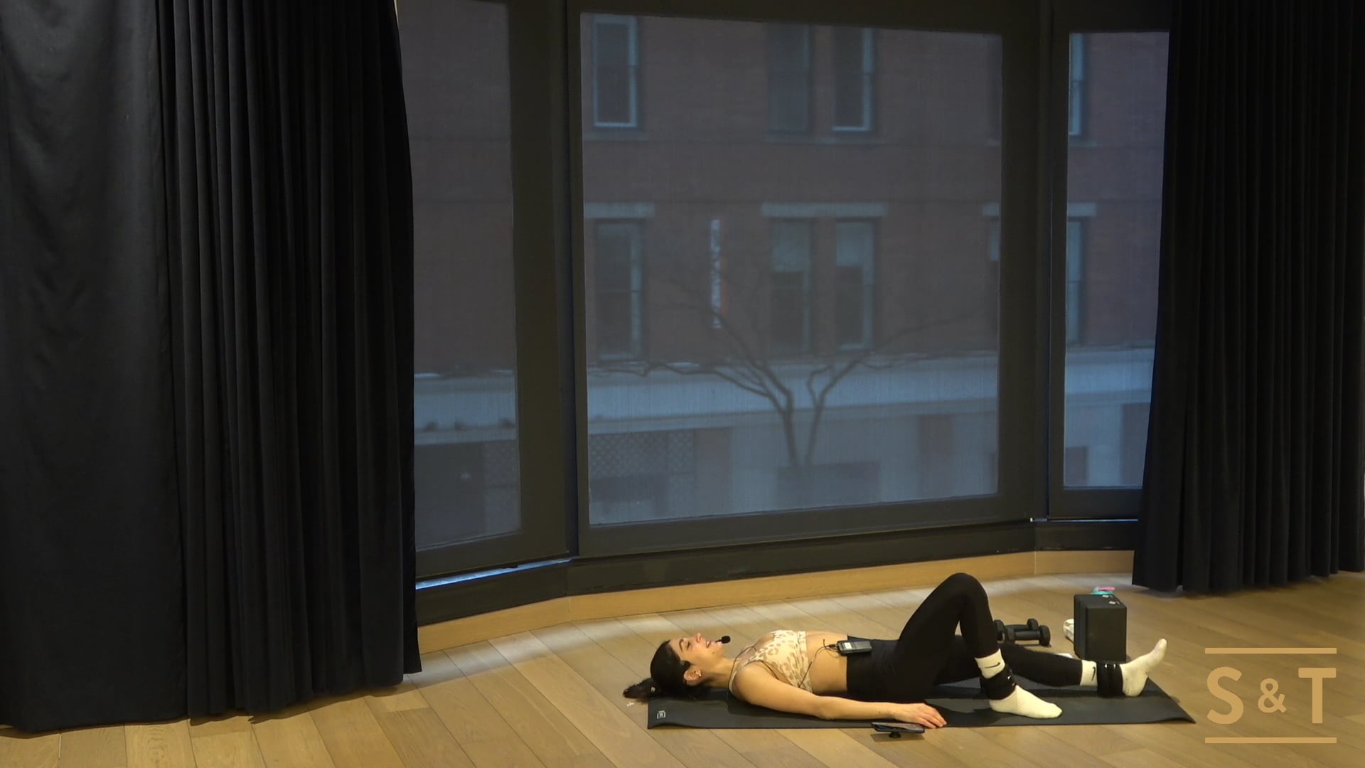 Hot HIIT Core with Lisa, Sweat Live Feb 8, 2021