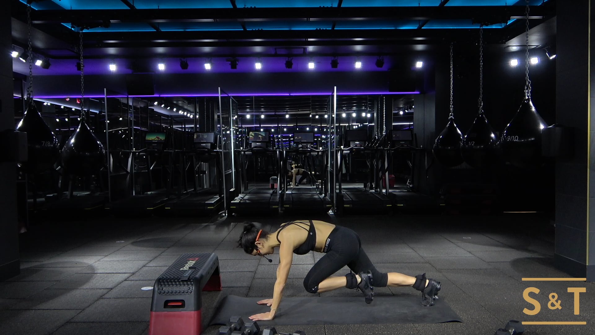 Booty HIIT with Lisa, Sweat Live Jan. 18 2021