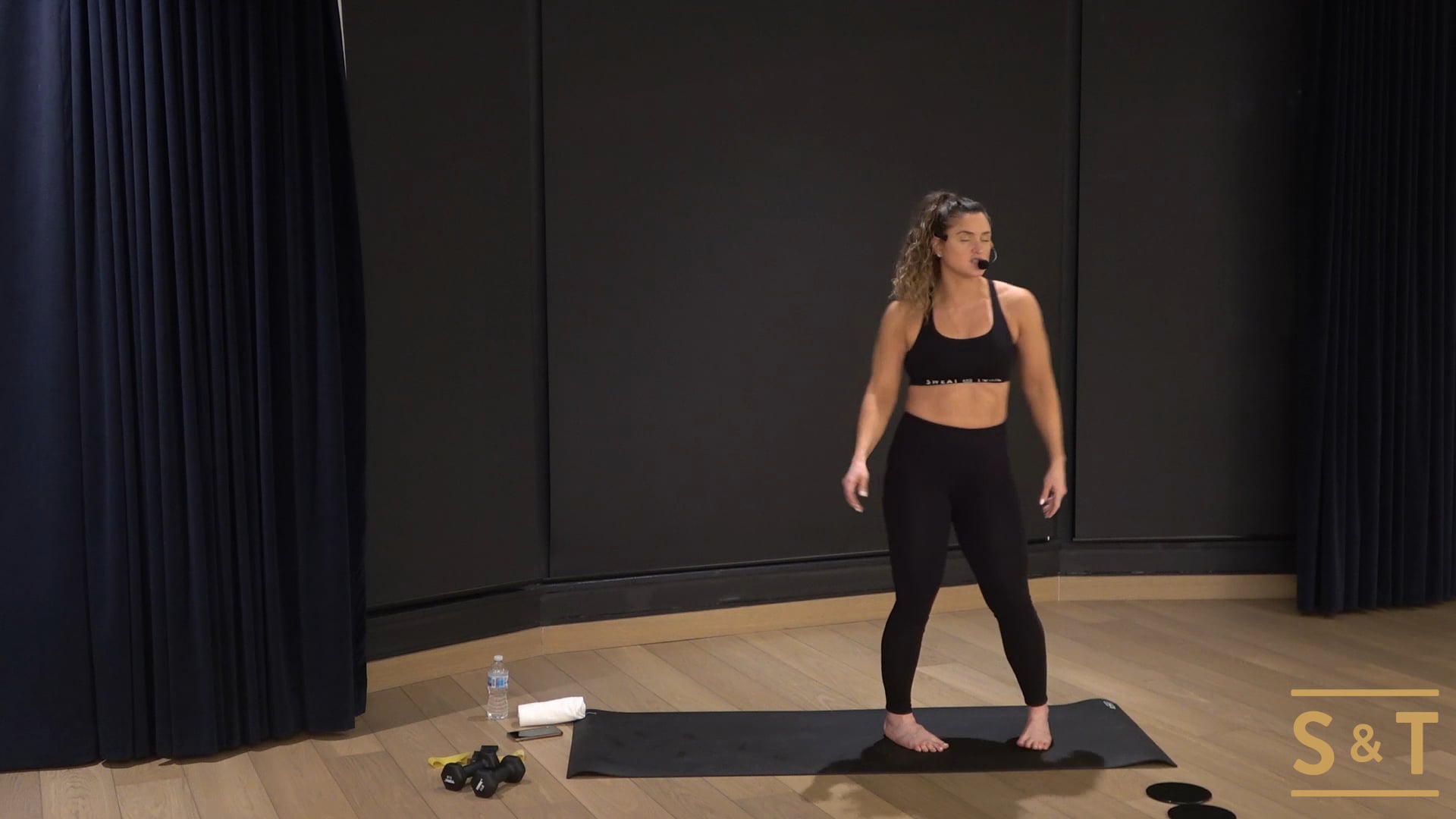 Hot HIIT with Emma, Holiday, Sweat Live Dec. 21 2020