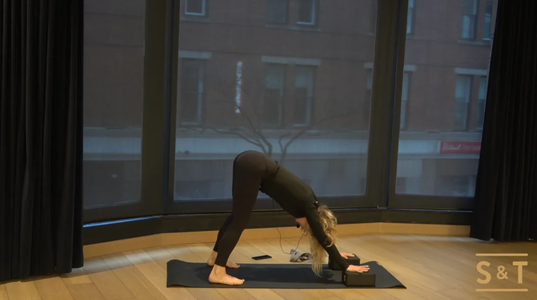Vinyasa Slow Flow with Rachael, Sweat Live Apr 3, 2021