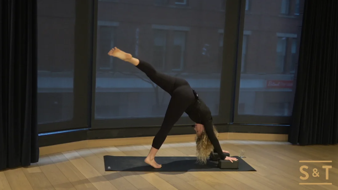 Vinyasa Slow Flow: Hip-Hop-Chella with Rachael, Sweat Live Mar 27, 2021