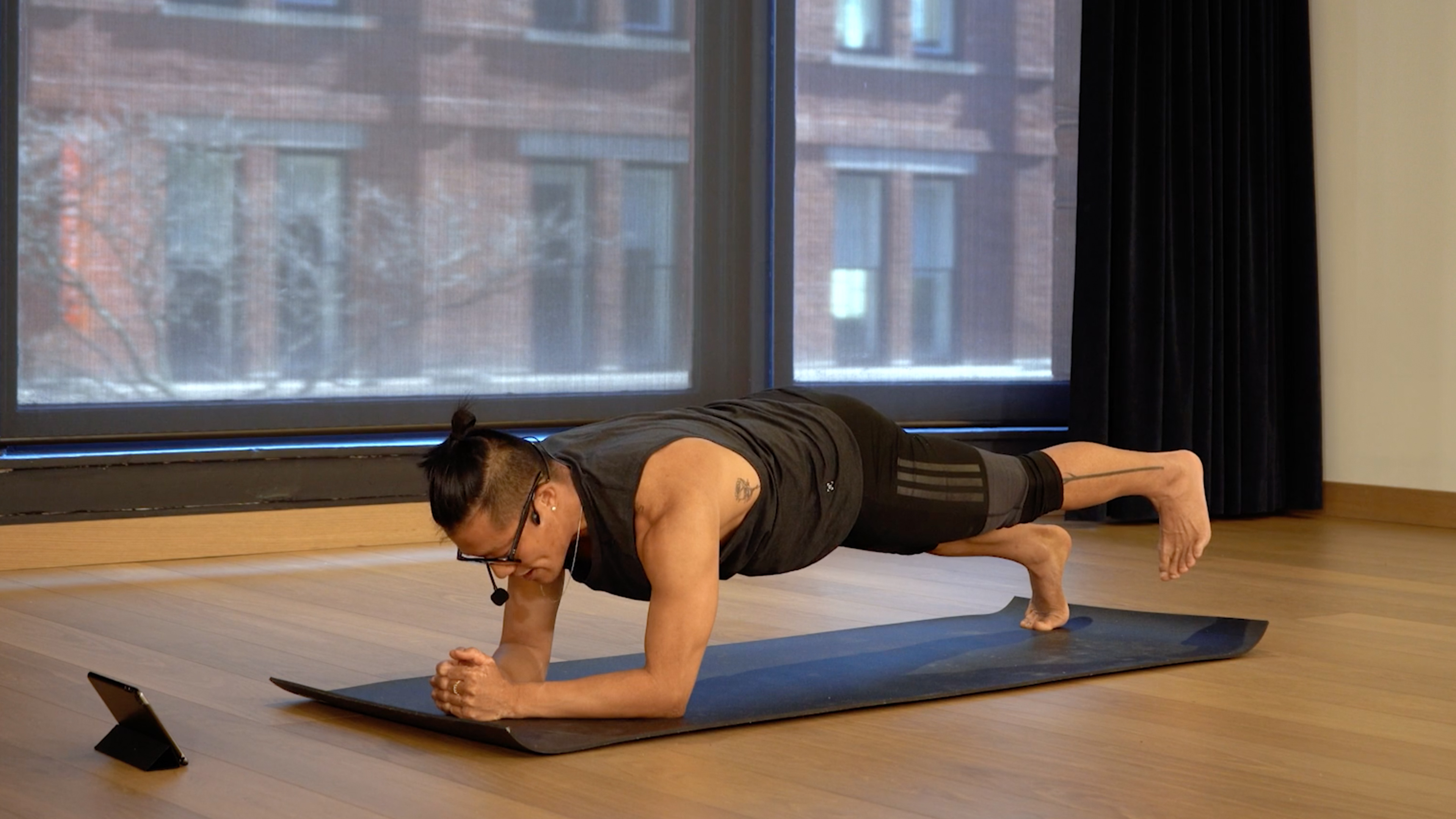 10 Minute Core Challenge with Julian